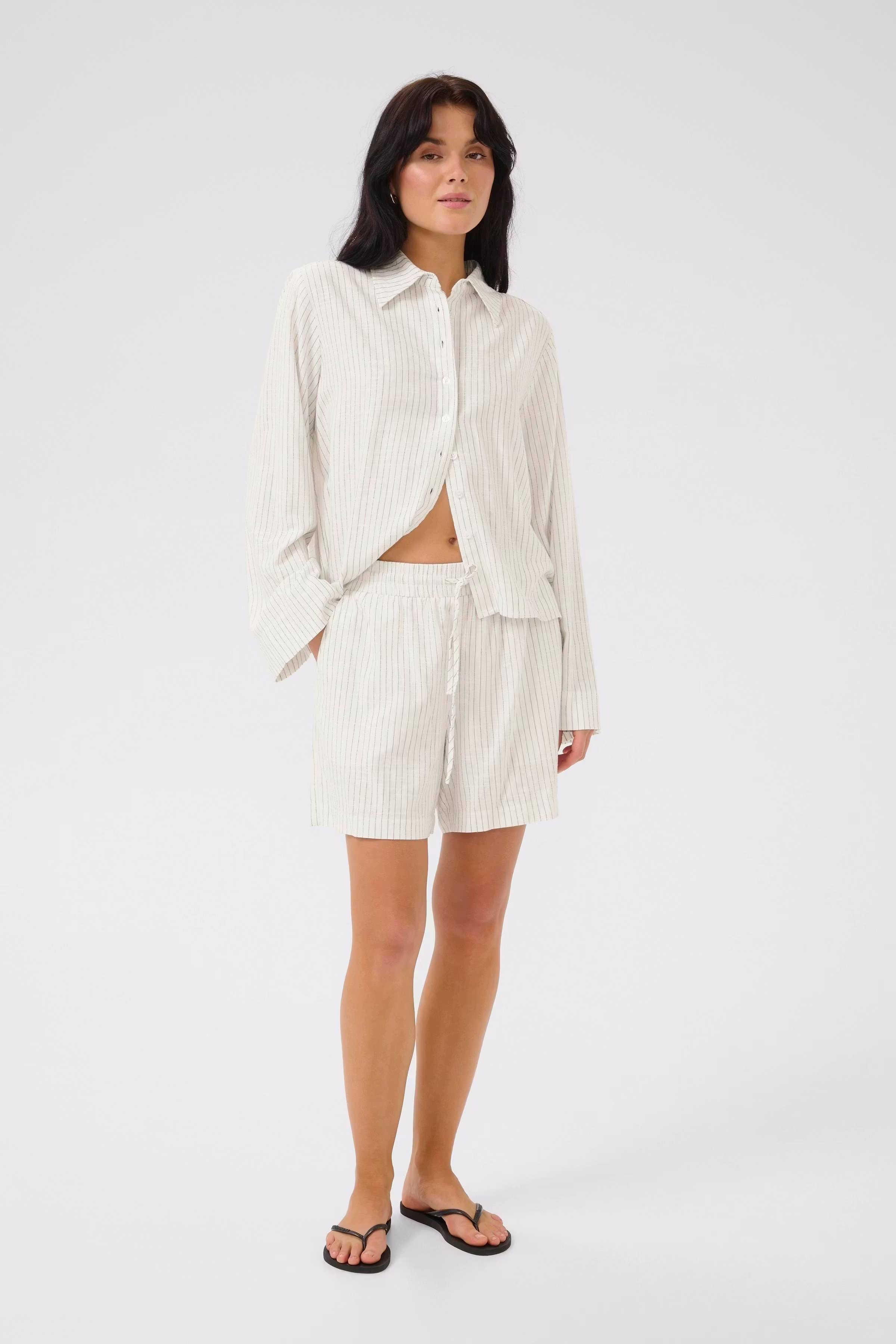 JannieMW Shorts LOOKBOOK FRONT 10705171-107784