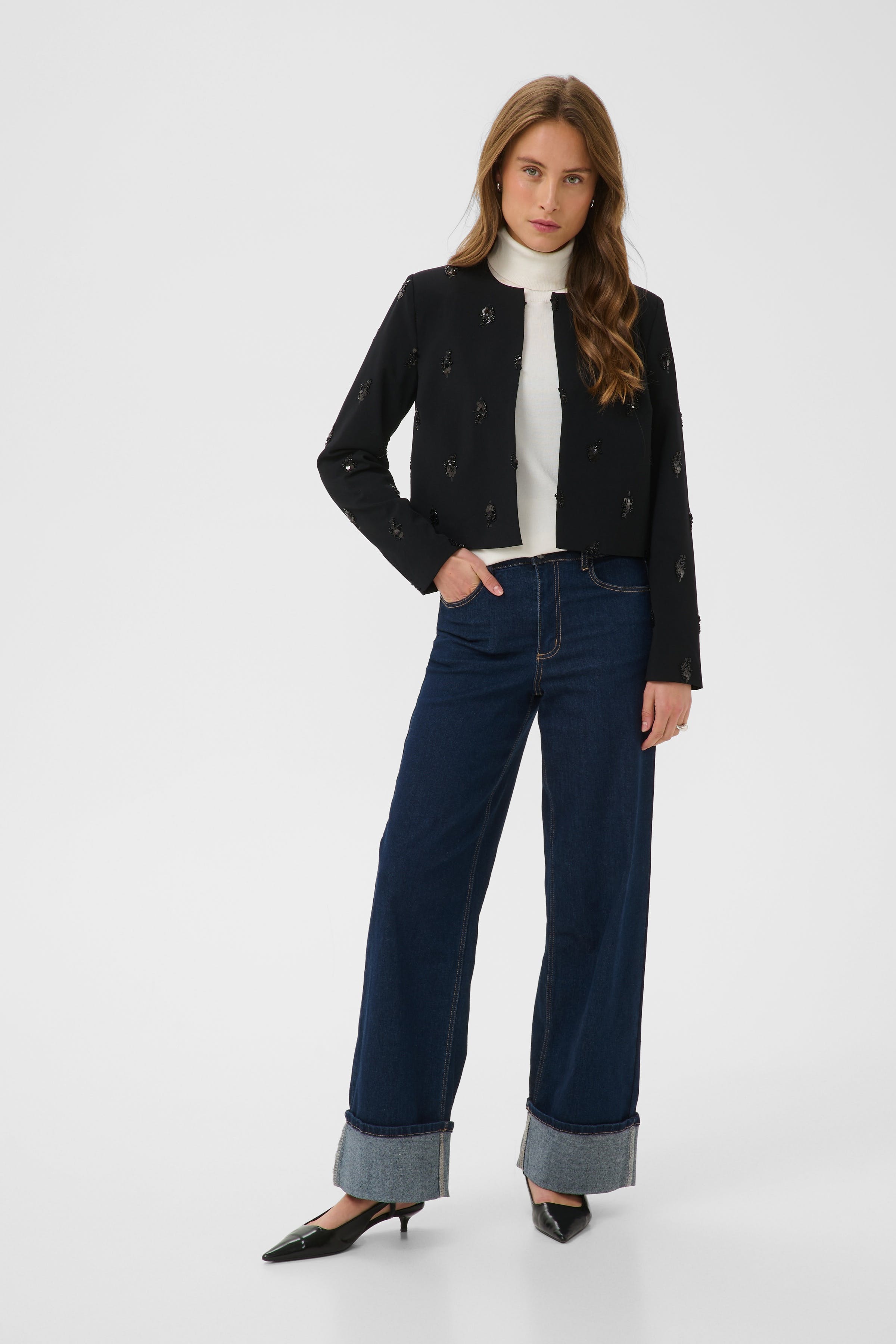 KAvally Blazer LOOKBOOK FRONT 10512465-1000646