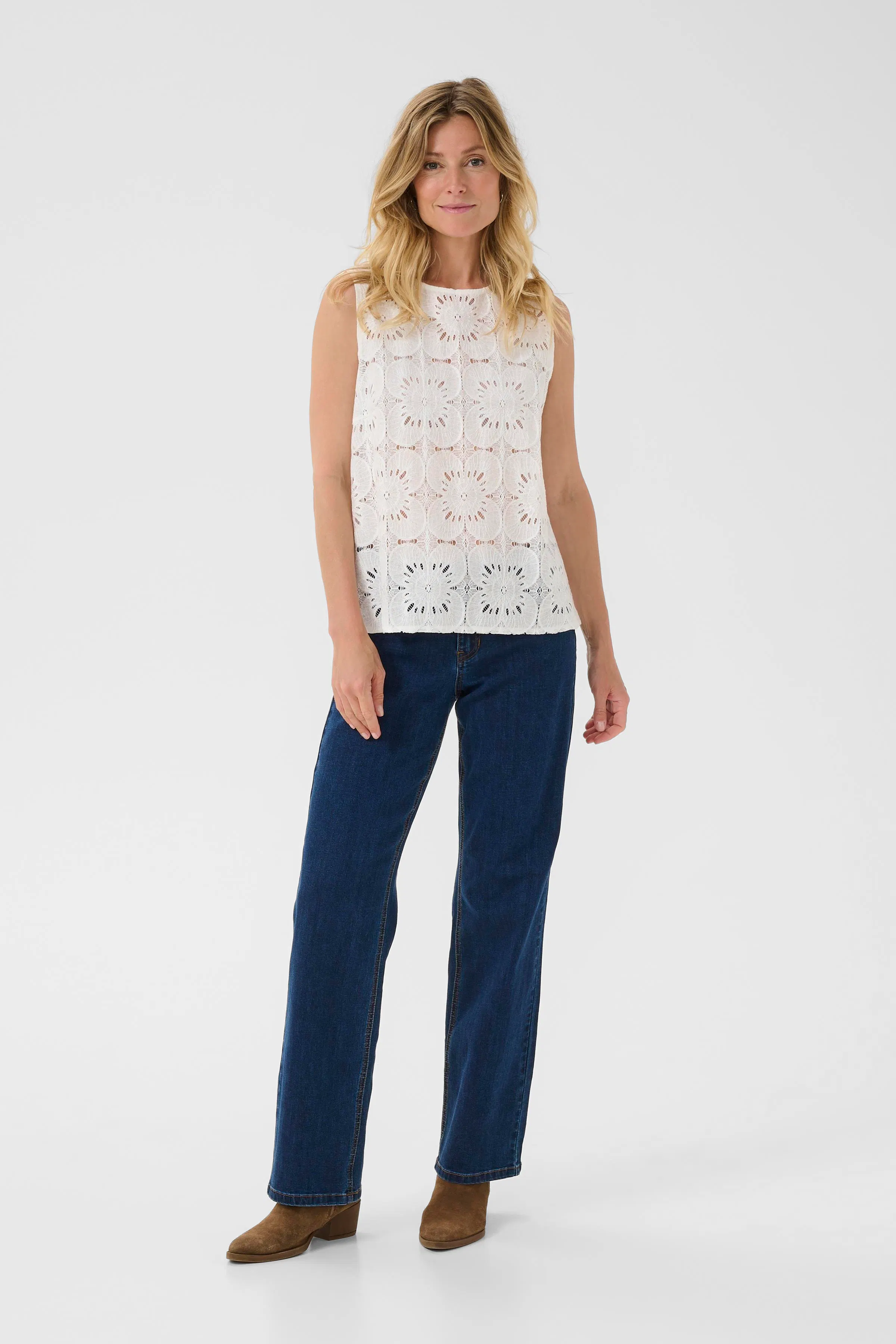 CRLibby Blouse LOOKBOOK FRONT 10614119-110602