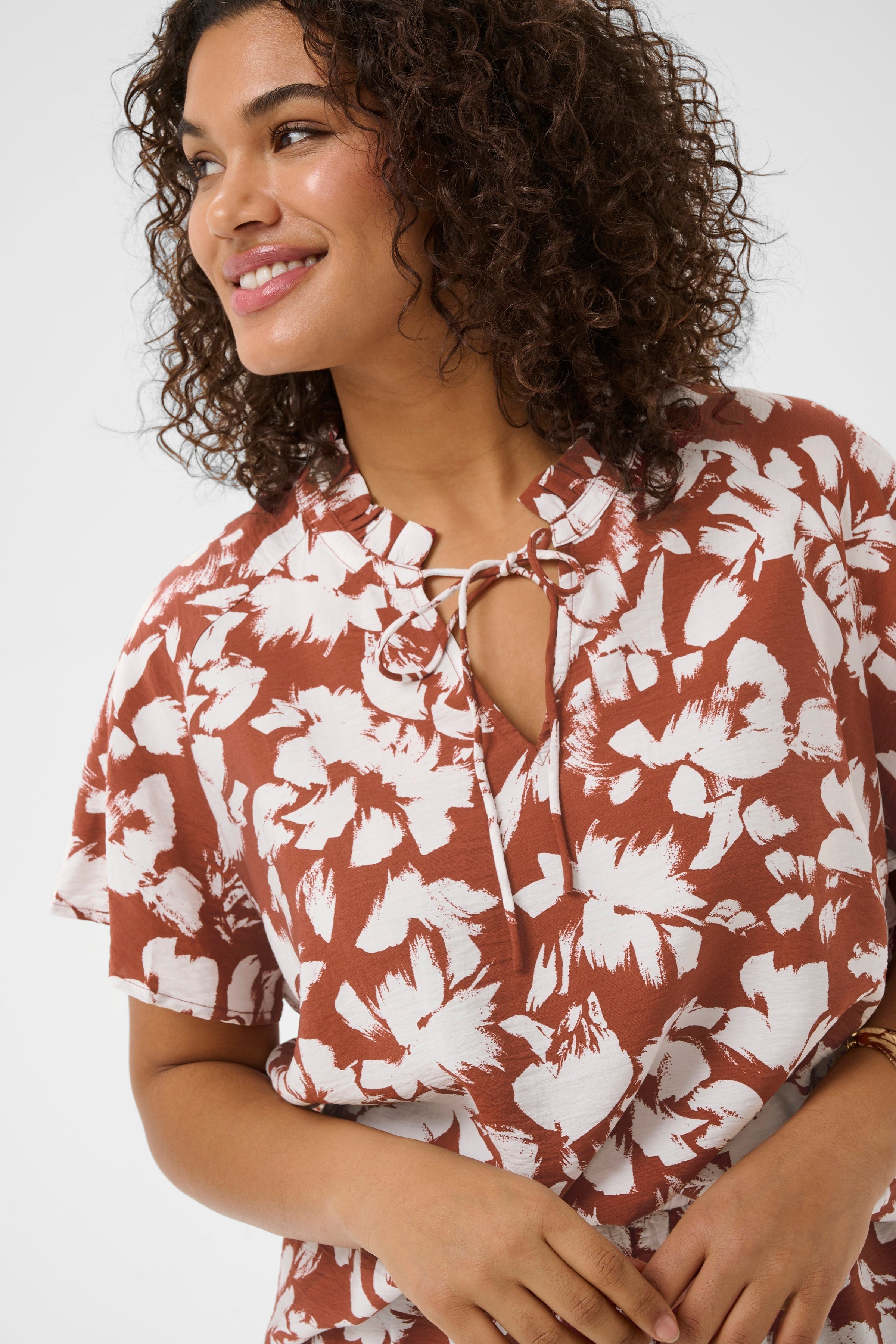 KCevia Blouse LOOKBOOK DETAIL 10584142-109283