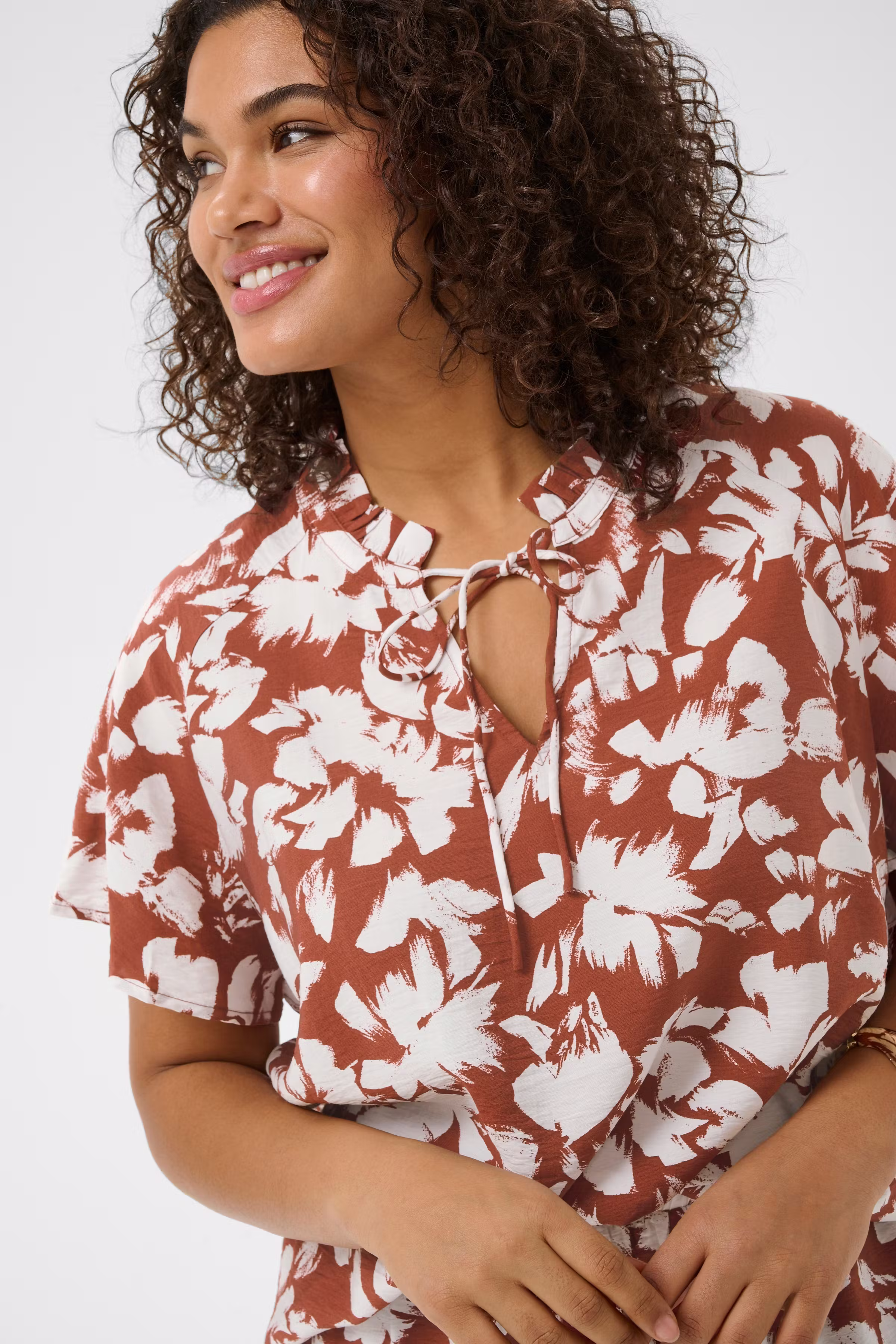 KCevia Bluse LOOKBOOK DETAIL 10584142-109283