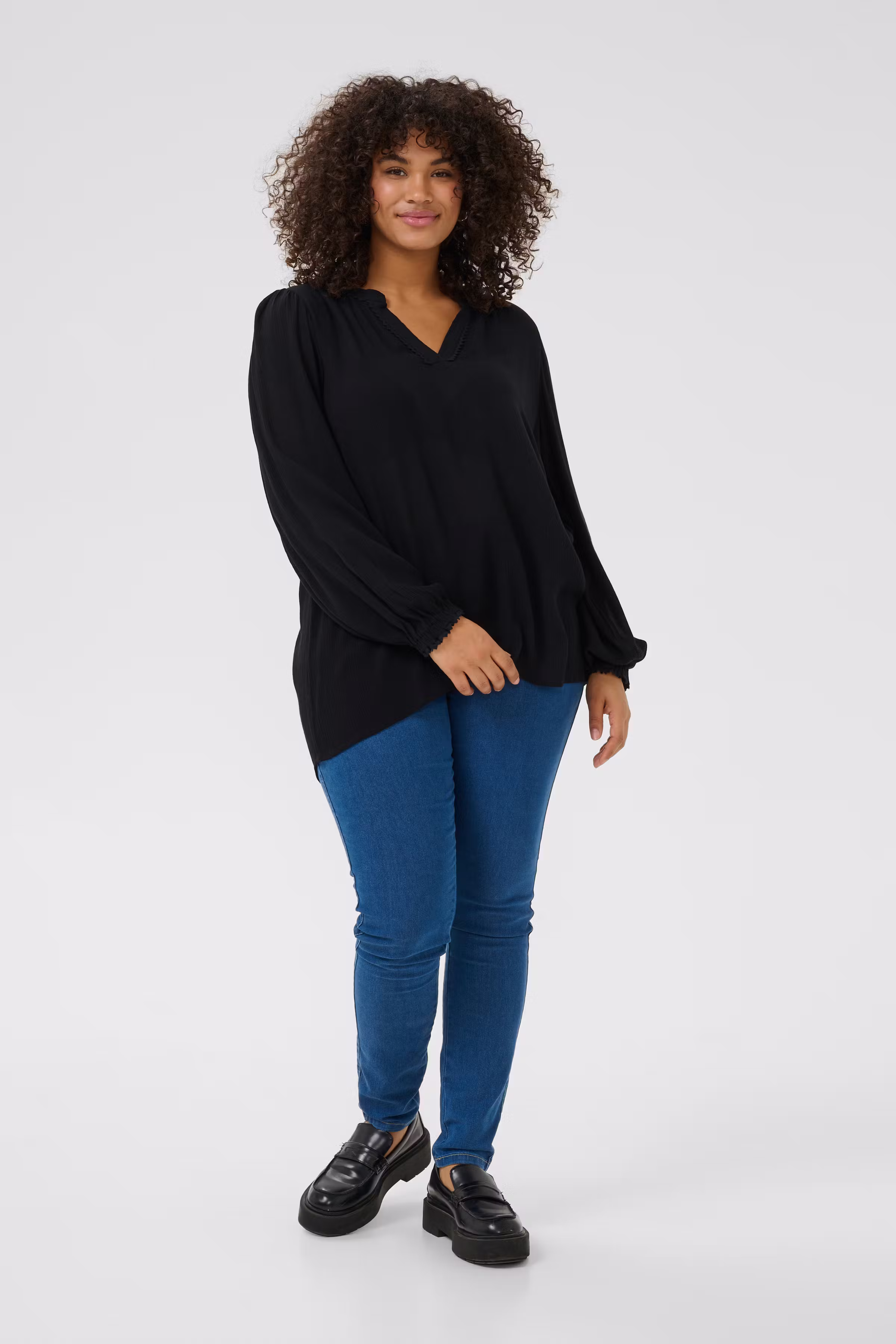 KCnoah Bluse LOOKBOOK FRONT 10583337-100121