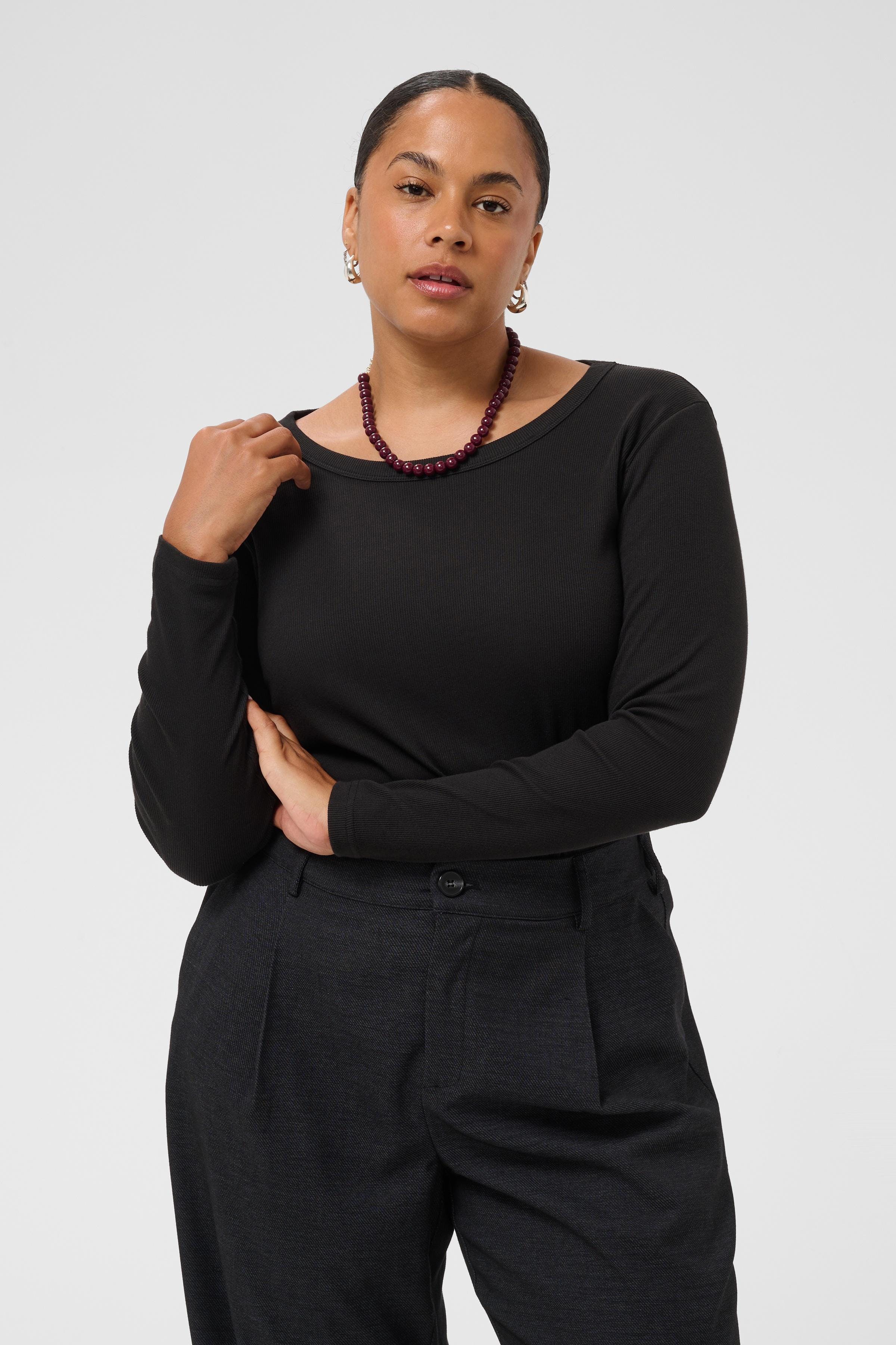 KCcarina T-shirt LOOKBOOK FRONT 10584385-100121