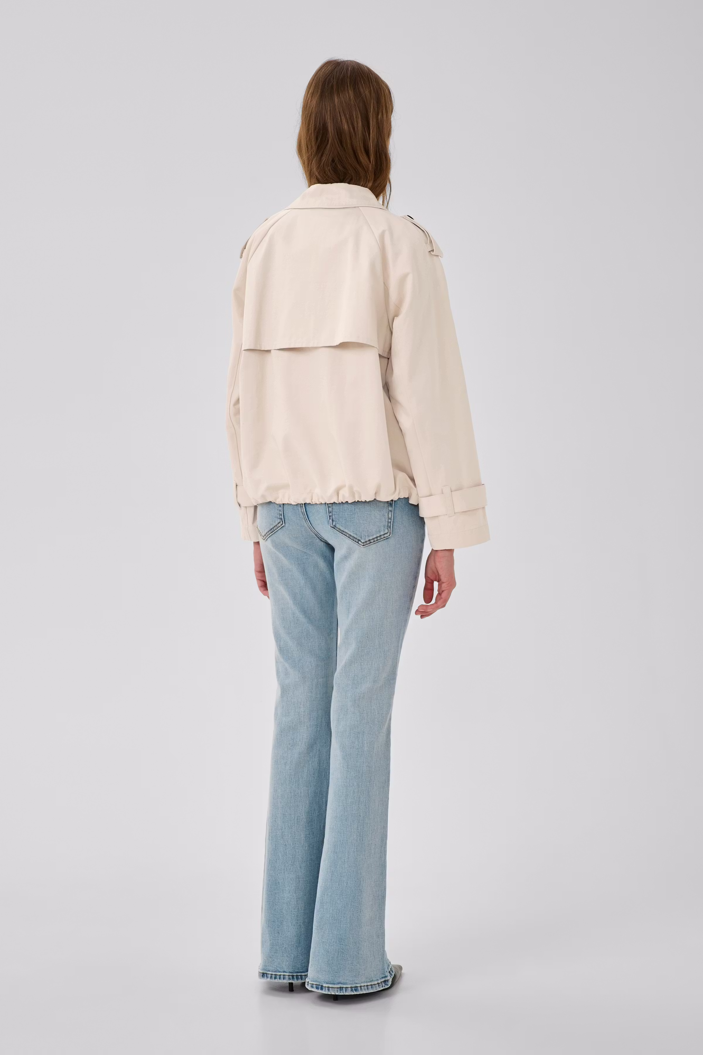 MiraMW Kurzer Trenchcoat LOOKBOOK BACK 10704213-130401