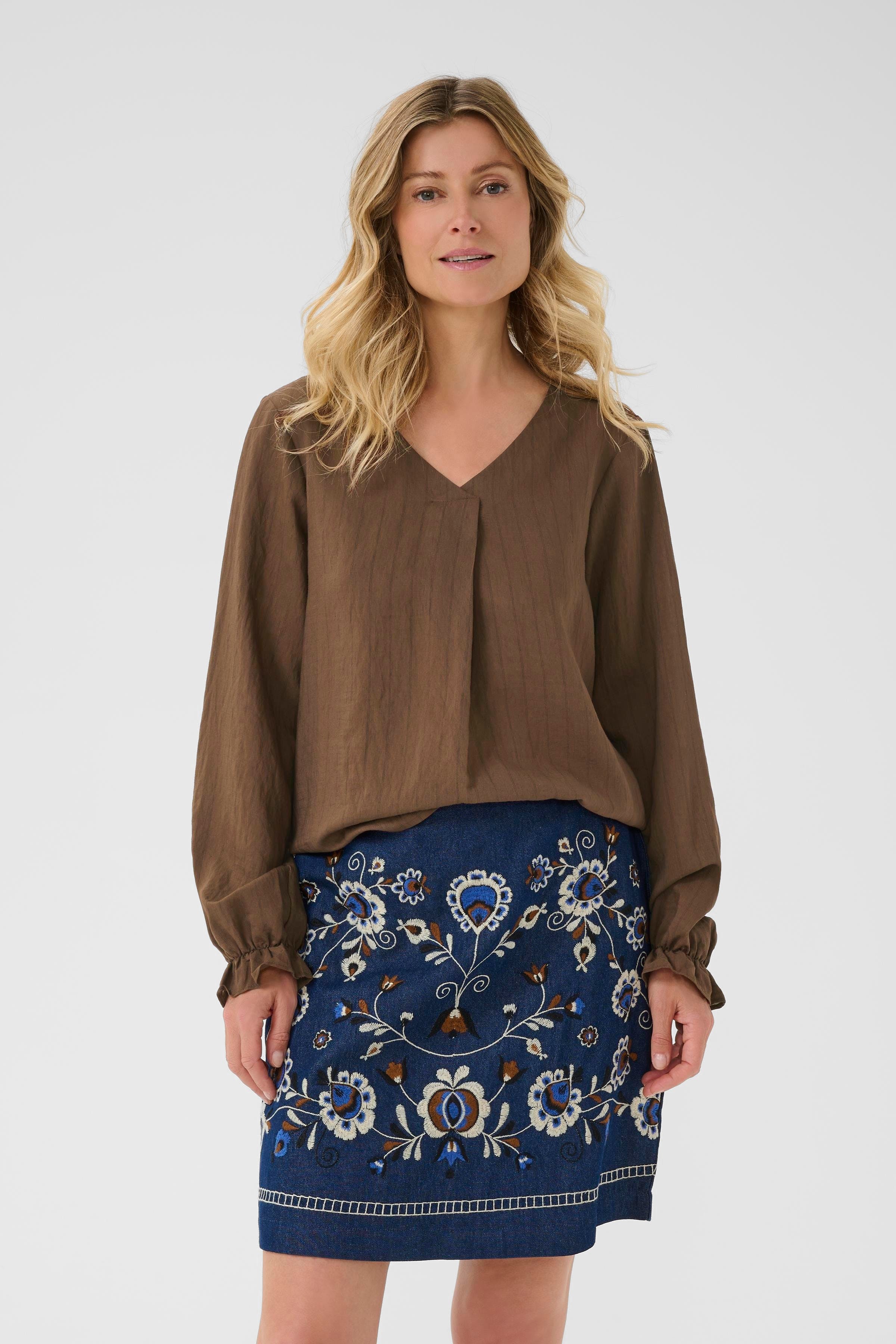 CRBetina Bluse LOOKBOOK FRONT 10614519-191227