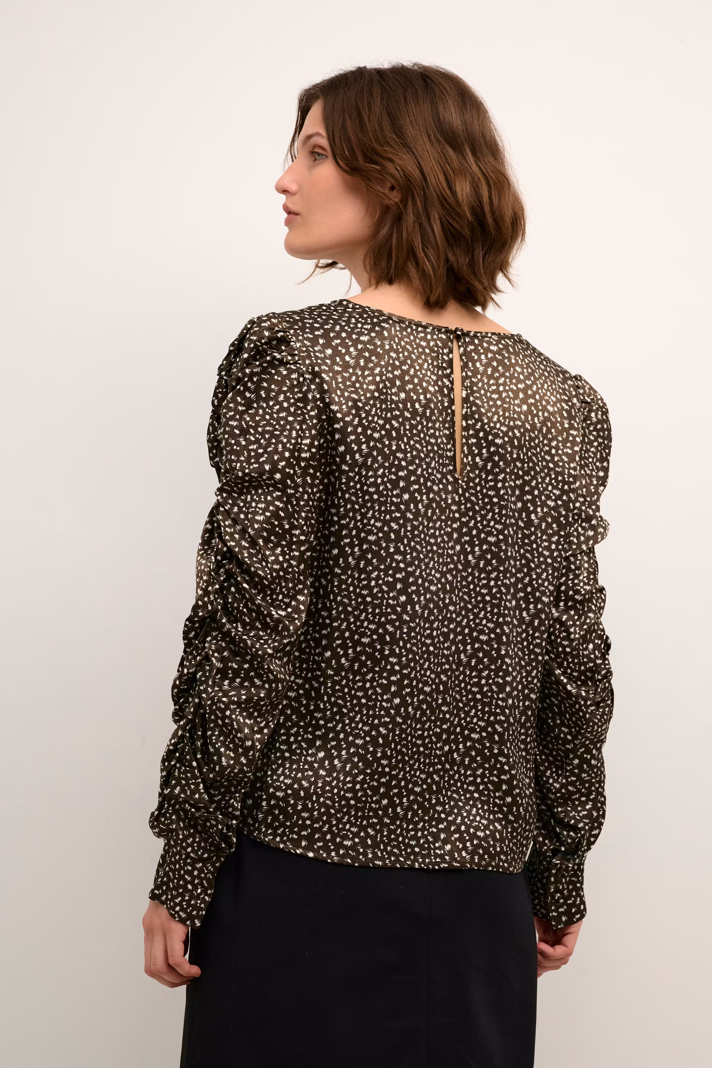 JustineKB Blouse LOOKBOOK BACK 10104436-104636