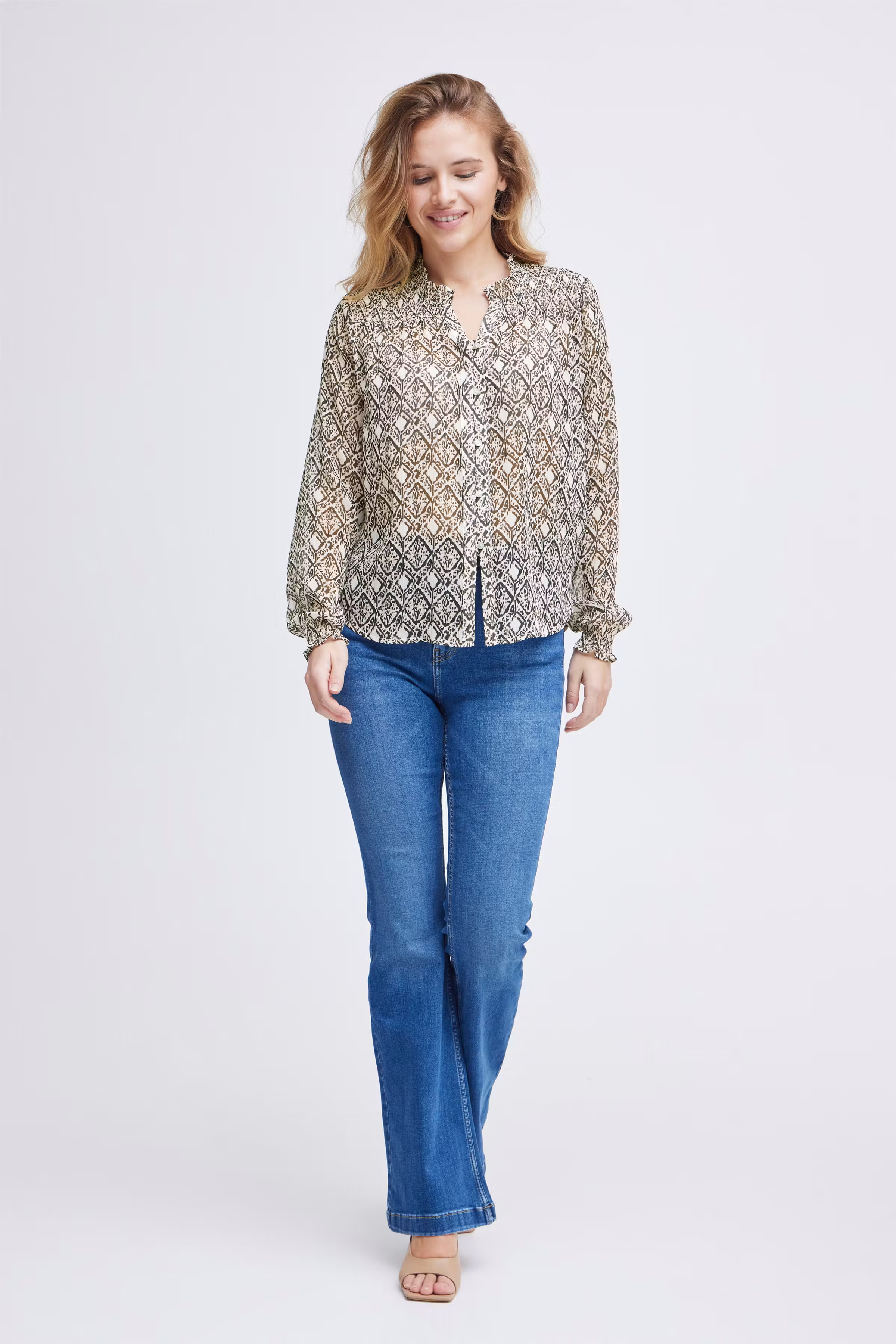 PXSAGA Bluse LOOKBOOK FRONT 50208575-203968