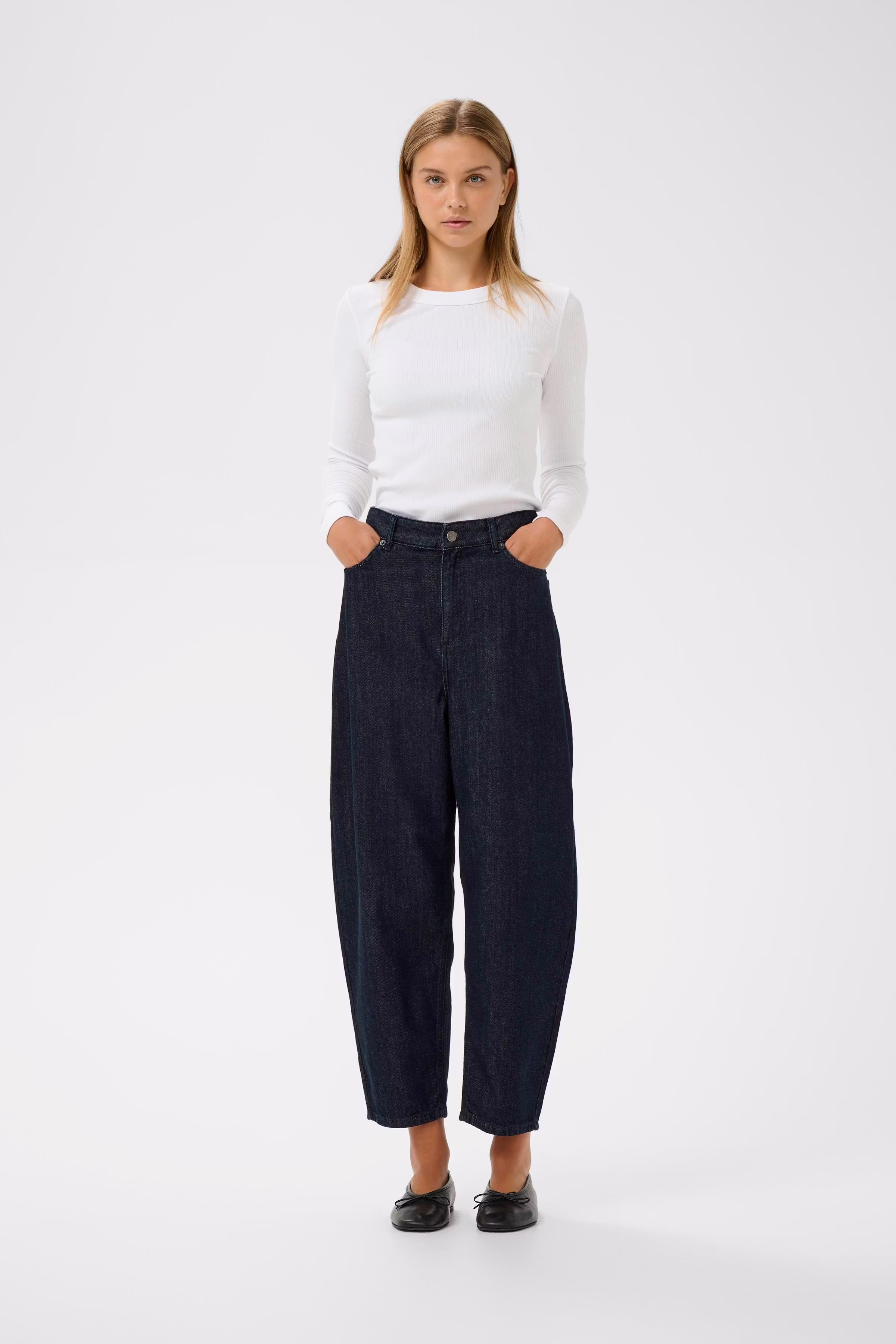 KarfinaIW Barrel Jeans LOOKBOOK FRONT 30111189-300013