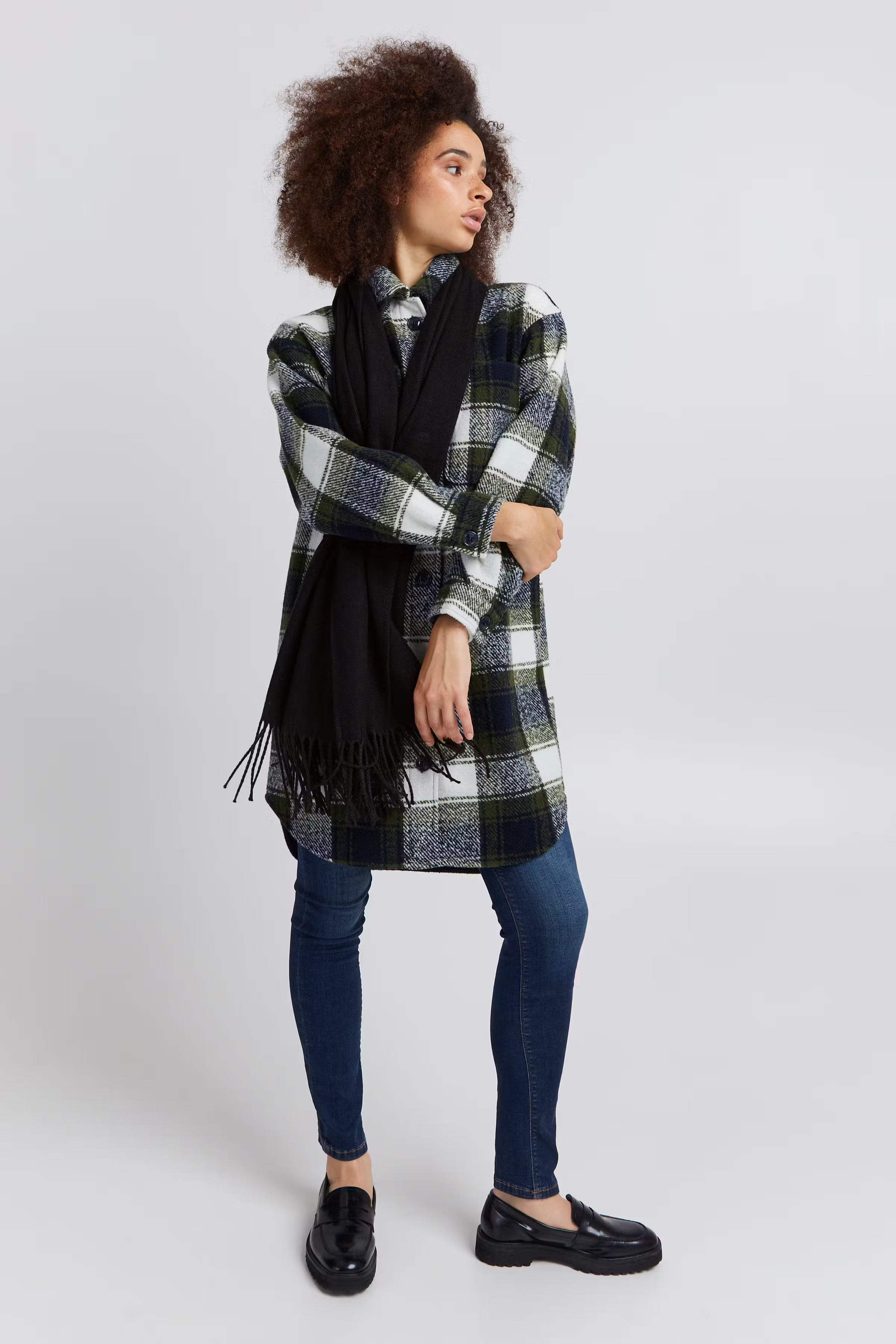 Scarf LOOKBOOK FRONT 20117214-194008