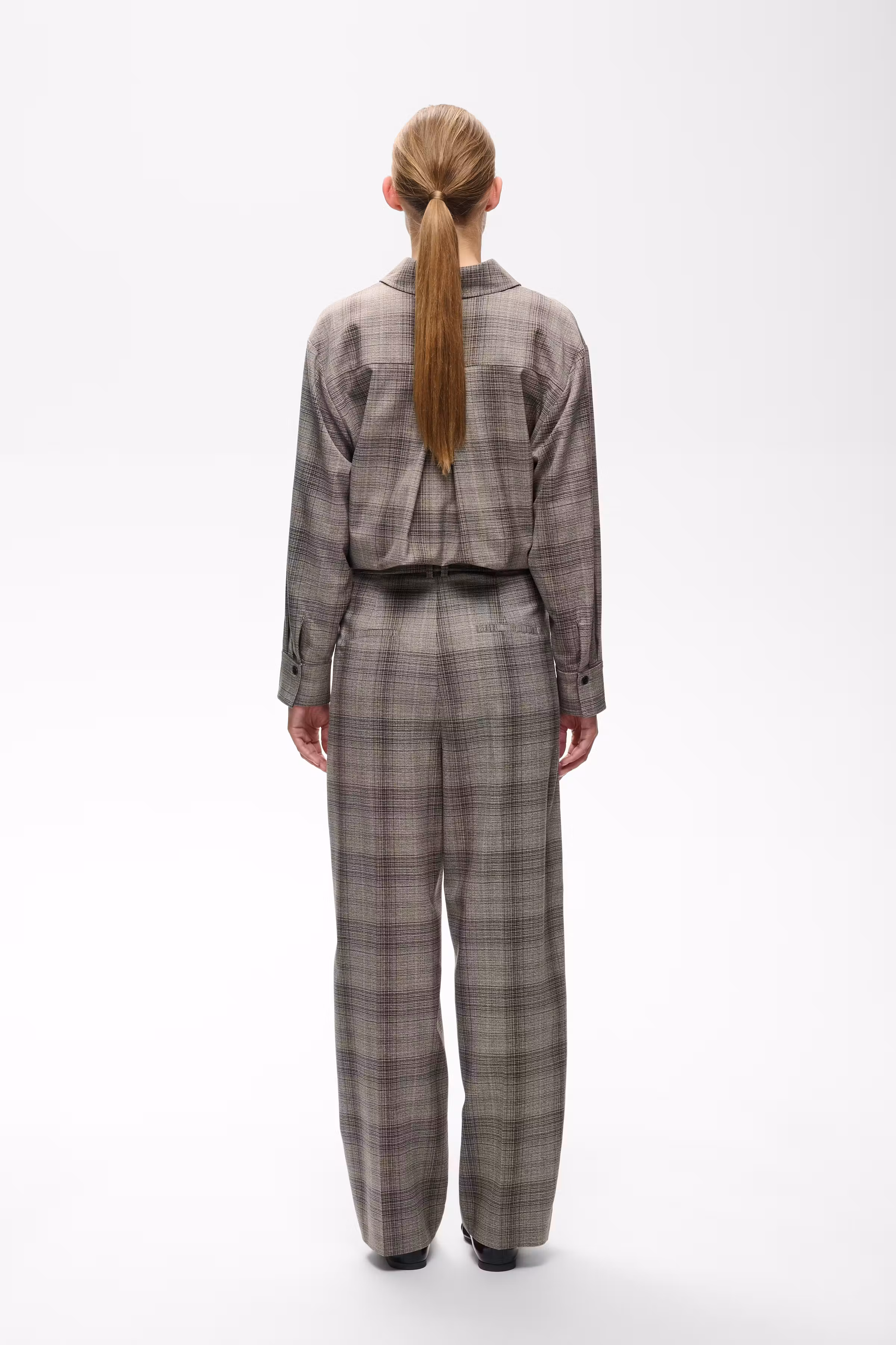 CHECKIEIW Hose LOOKBOOK BACK 30113084-900013856