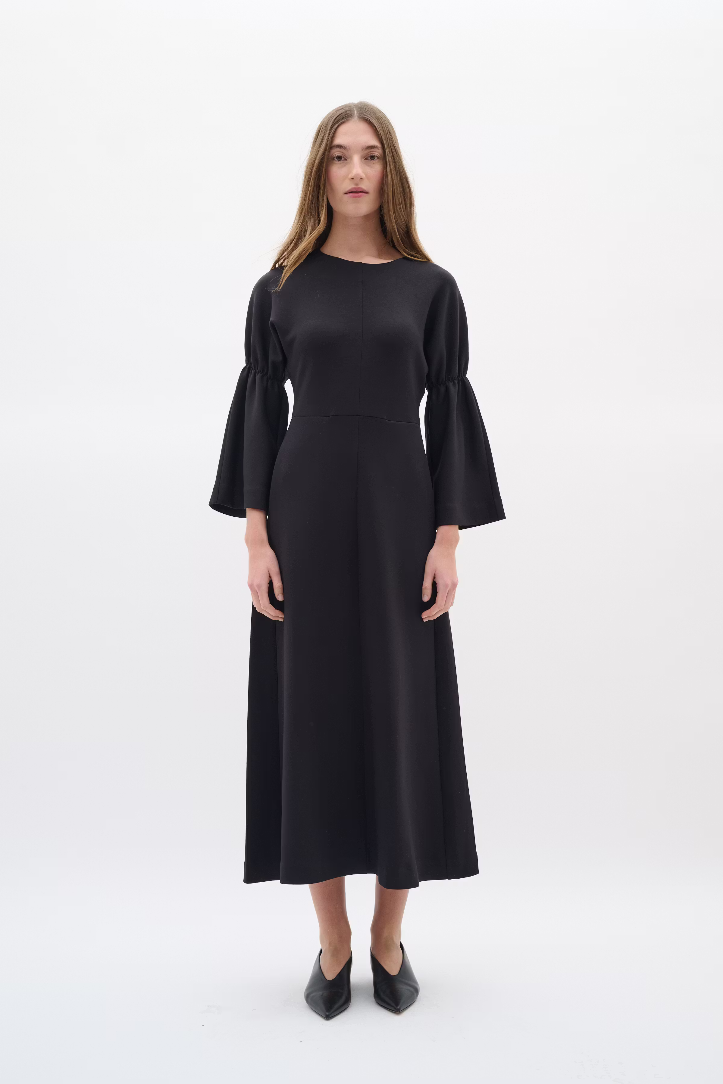 GidaIW Vincent Kjole LOOKBOOK FRONT 30110945-194008