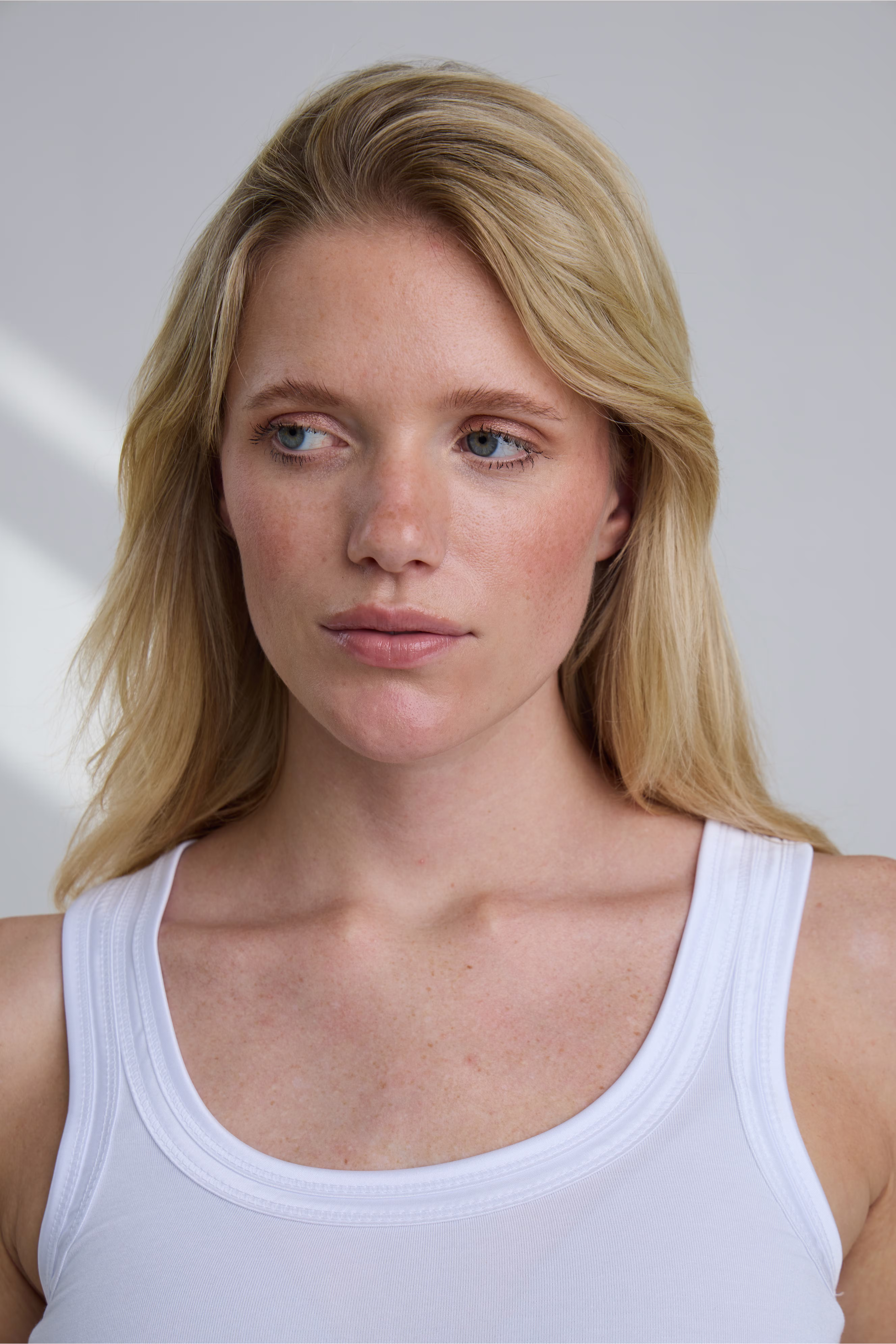 IHZOLA Top LOCATION NONE 20101231-10100