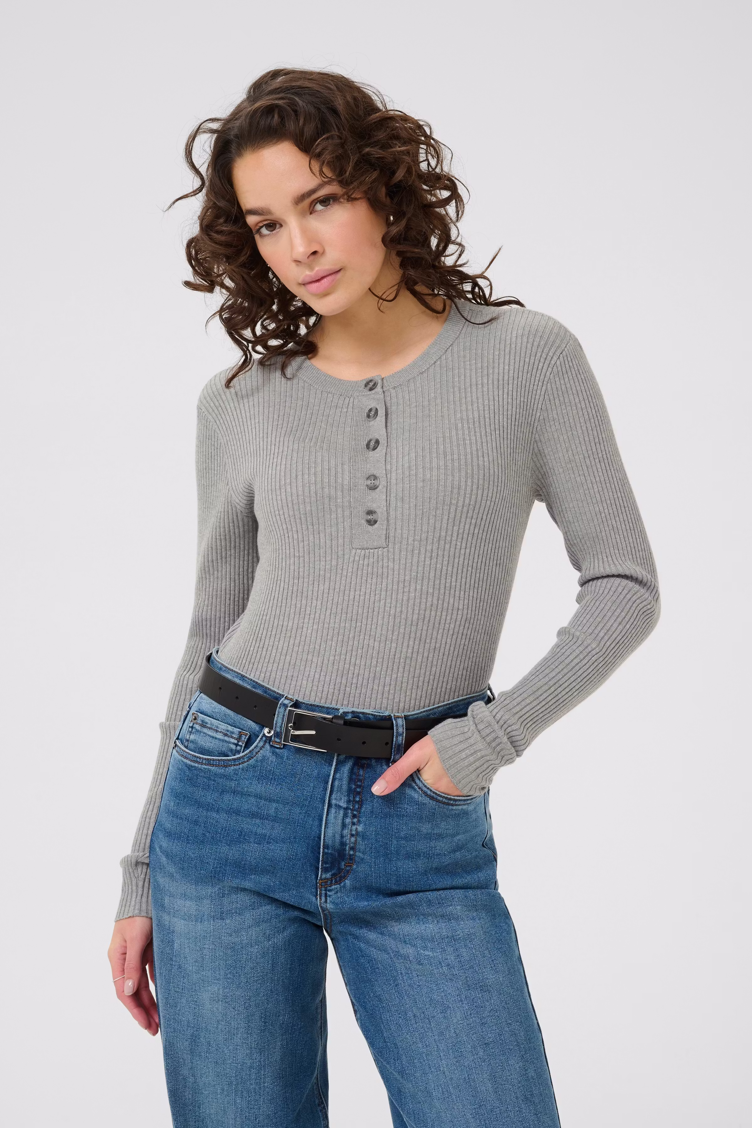 KAomi Pullover LOOKBOOK FRONT 10510601-100123