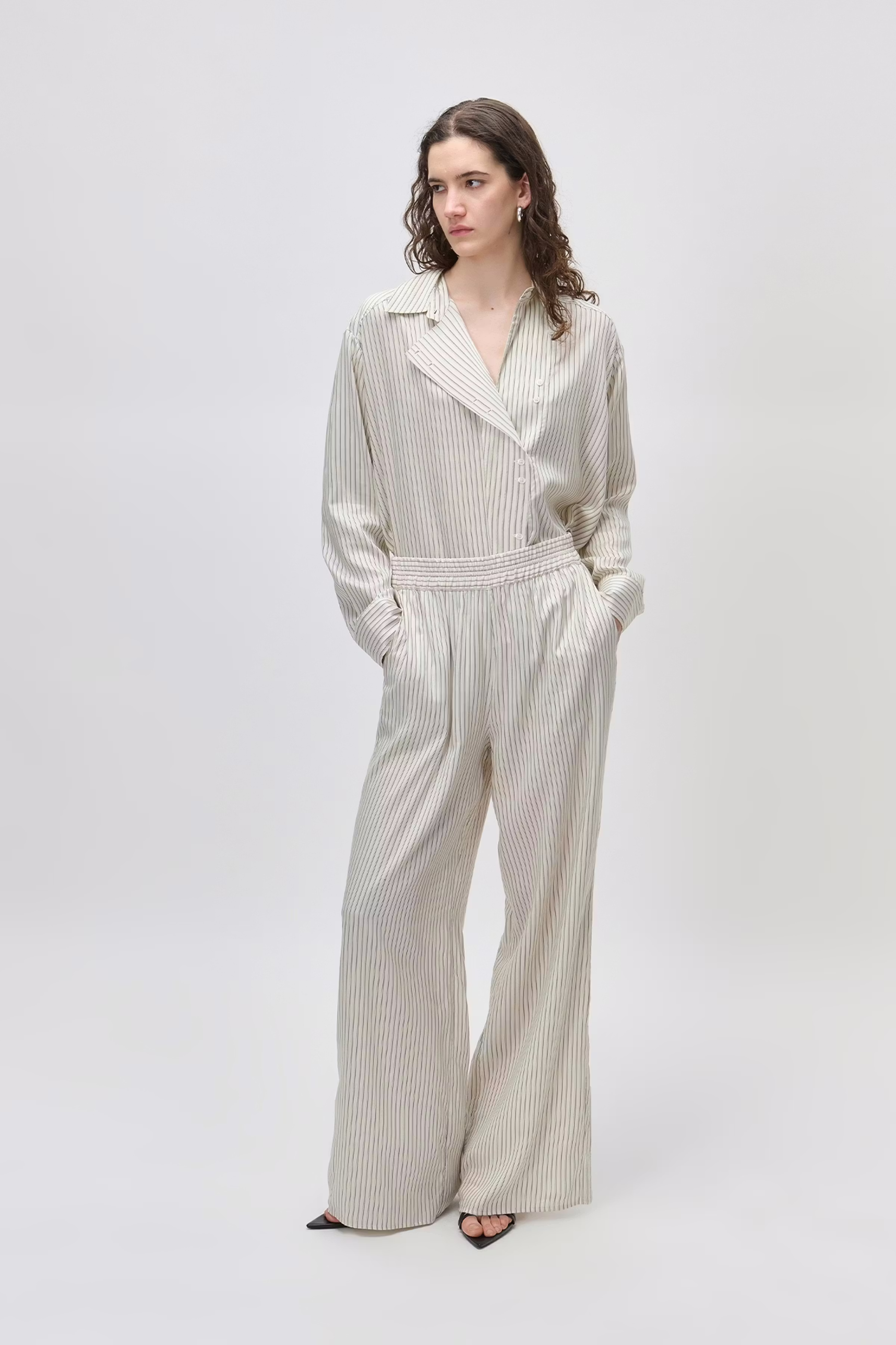 IOPIA Trousers LOOKBOOK FRONT 30600632-MC2167