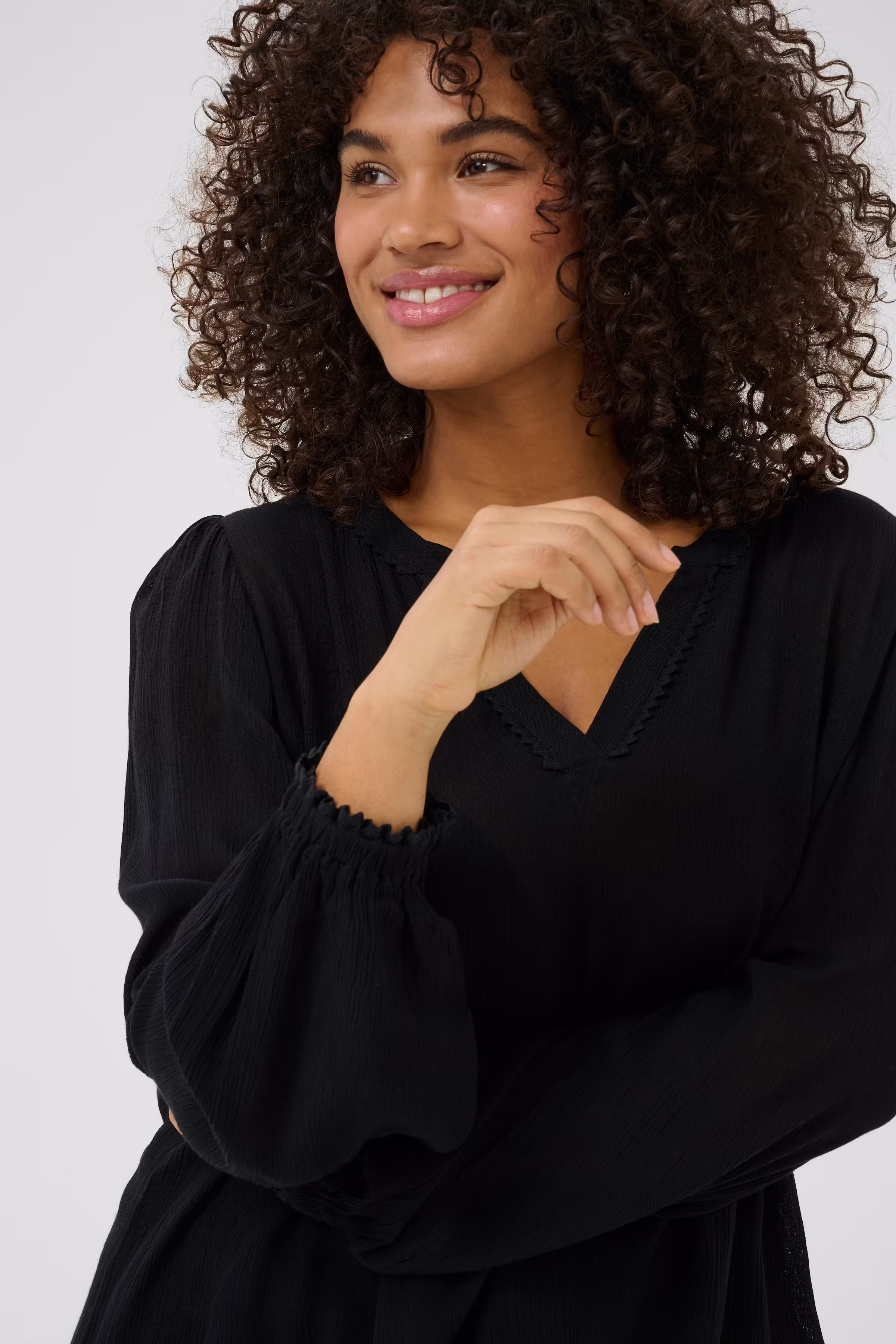 KCnoah Blouse LOOKBOOK DETAIL 10583337-100121