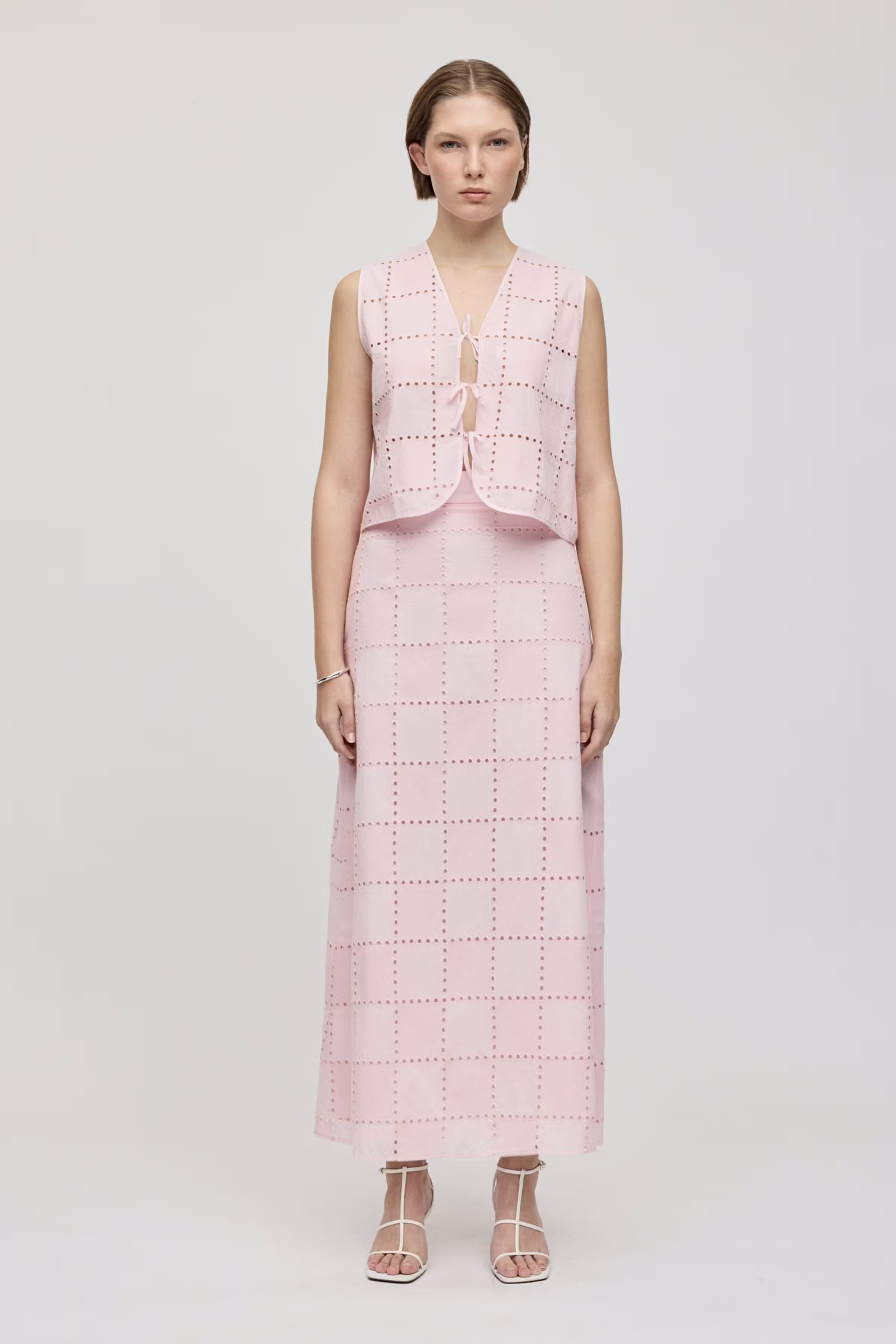 TALA Waistcoat LOOKBOOK FRONT 30600484-PI636