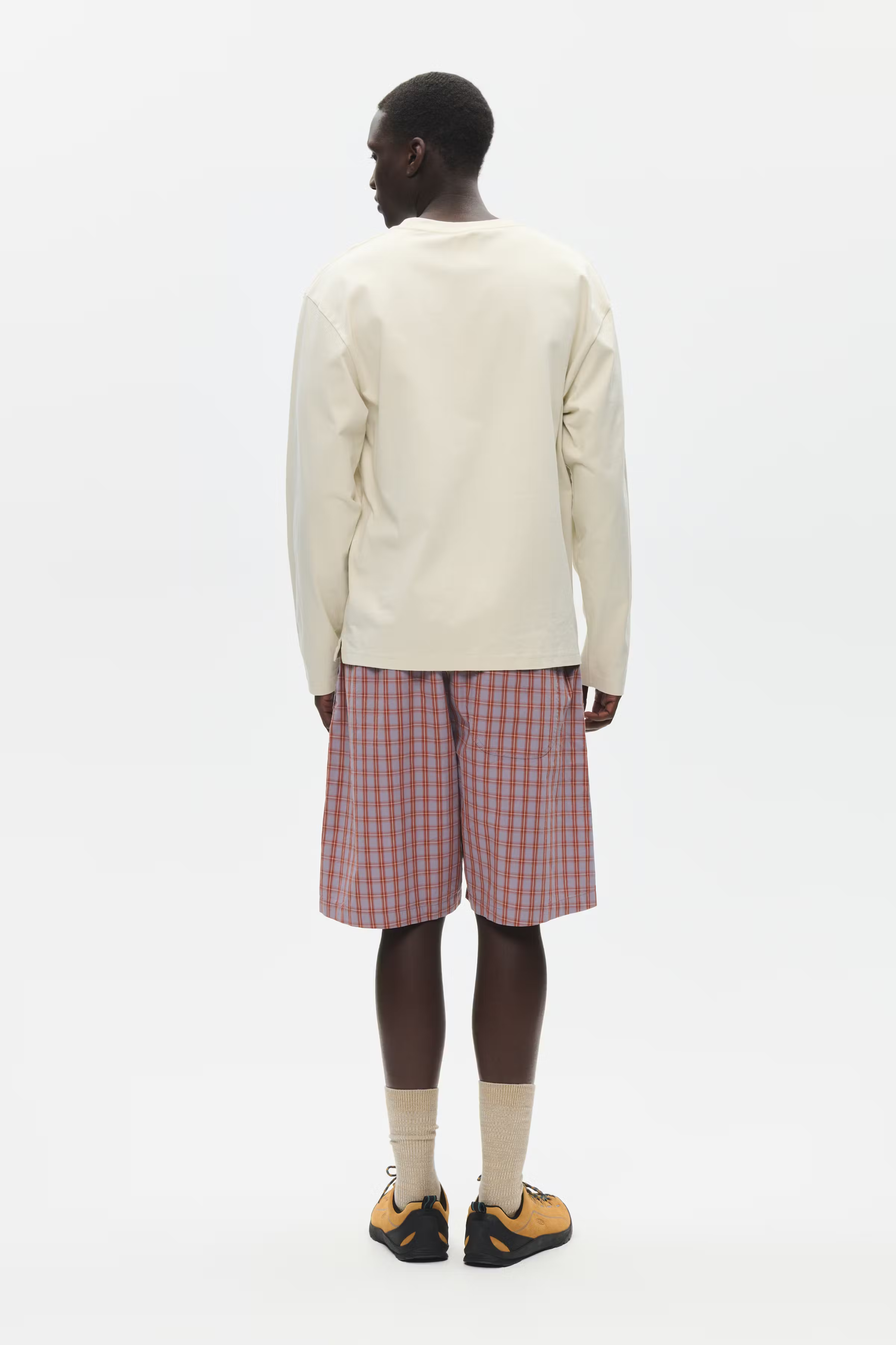 WWAlwin Shorts LOOKBOOK BACK 30252157-304906