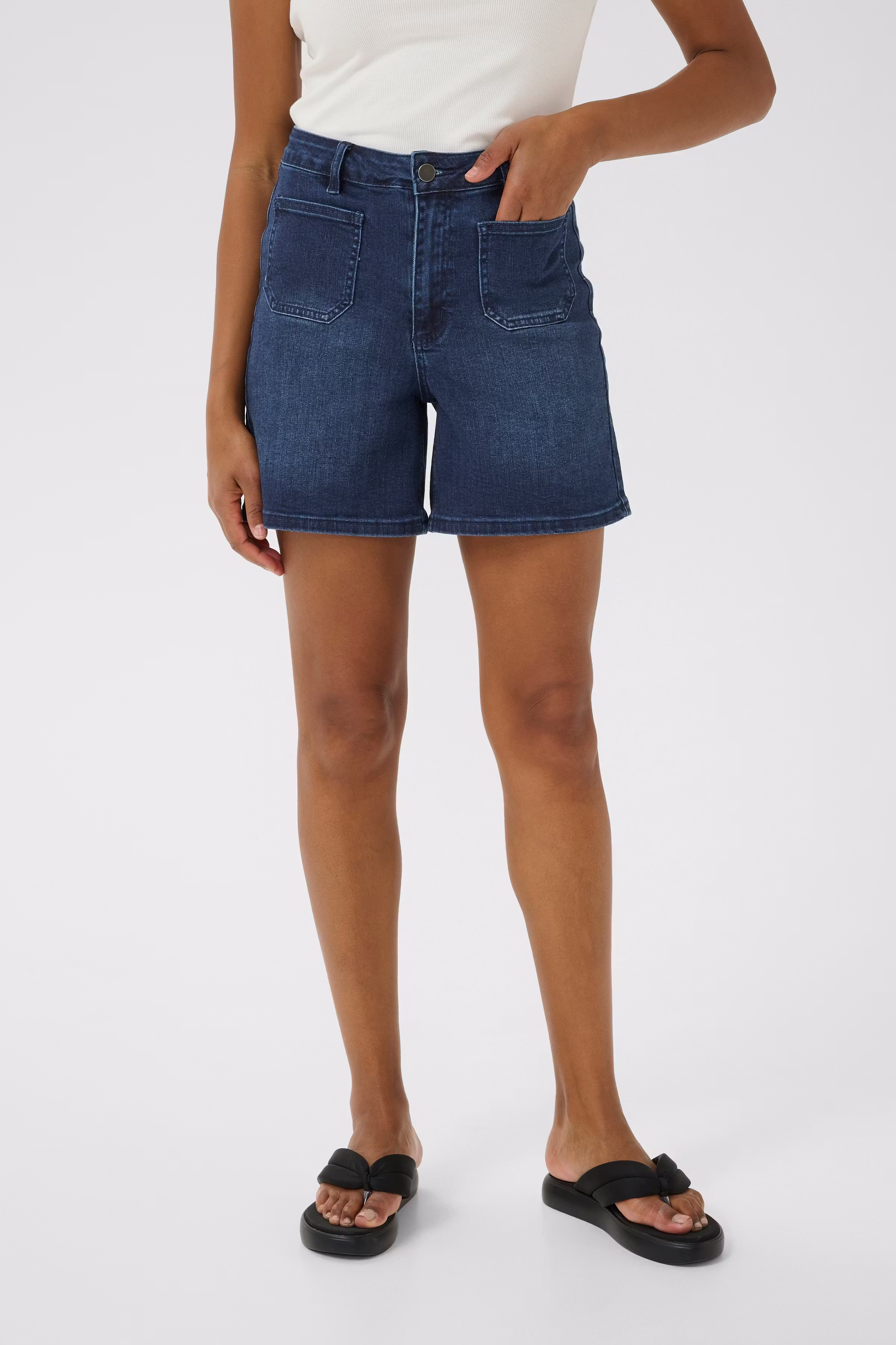KAkarla Denim Shorts LOOKBOOK FRONT 10552459-108385
