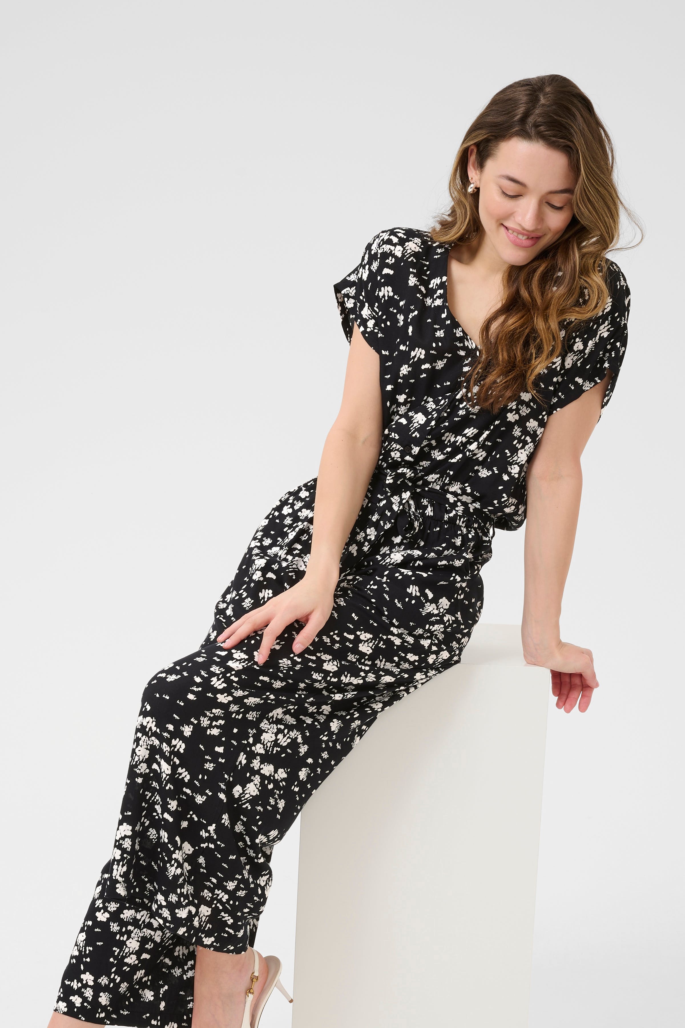 KAbeathe Jumpsuit LOOKBOOK DETAIL 10508898-107908