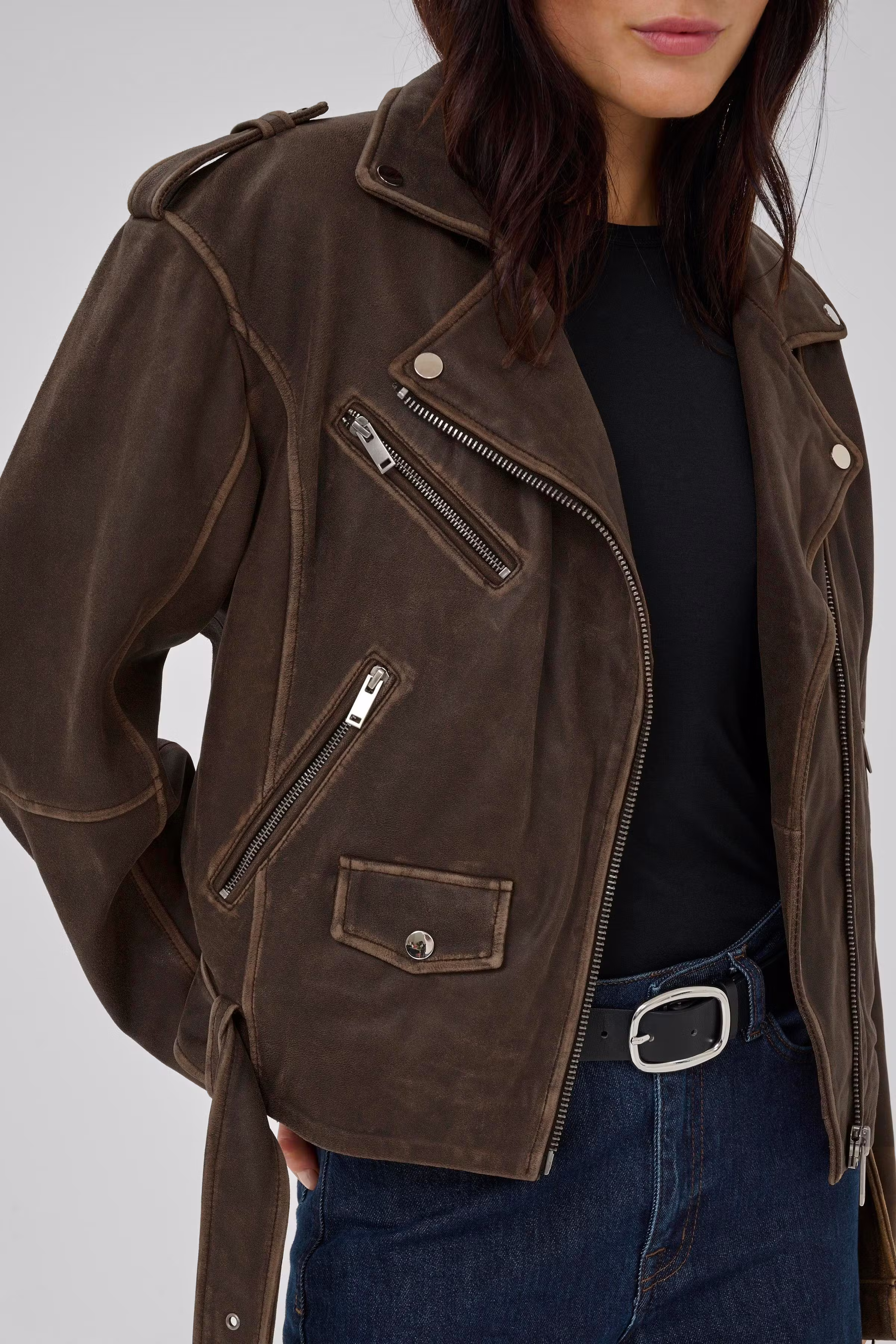 01 THE GILO LEATHER JACKET LOOKBOOK DETAIL 10704658-105575