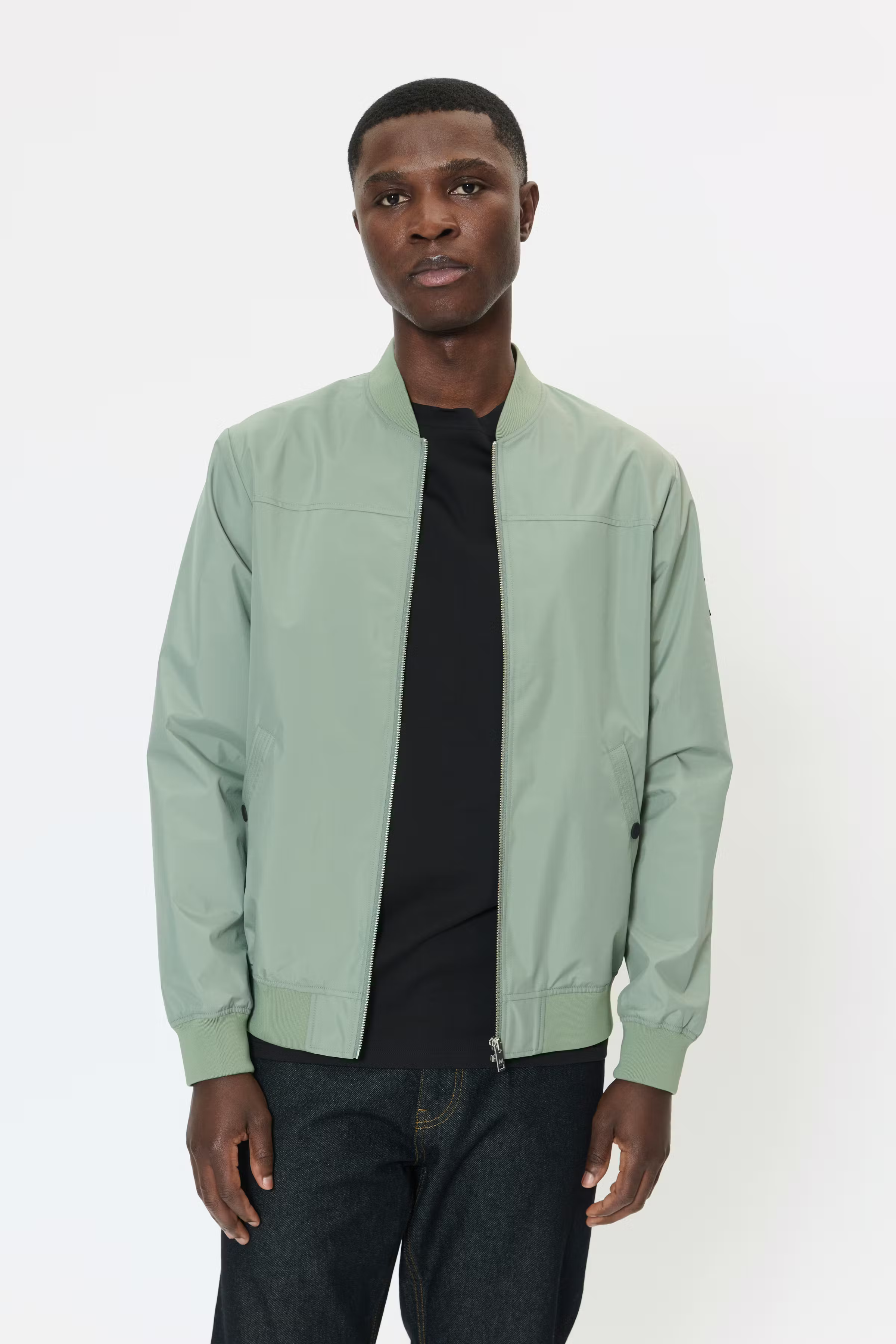 MAclay Bomber Jacket LOOKBOOK FRONT 30205869-176212