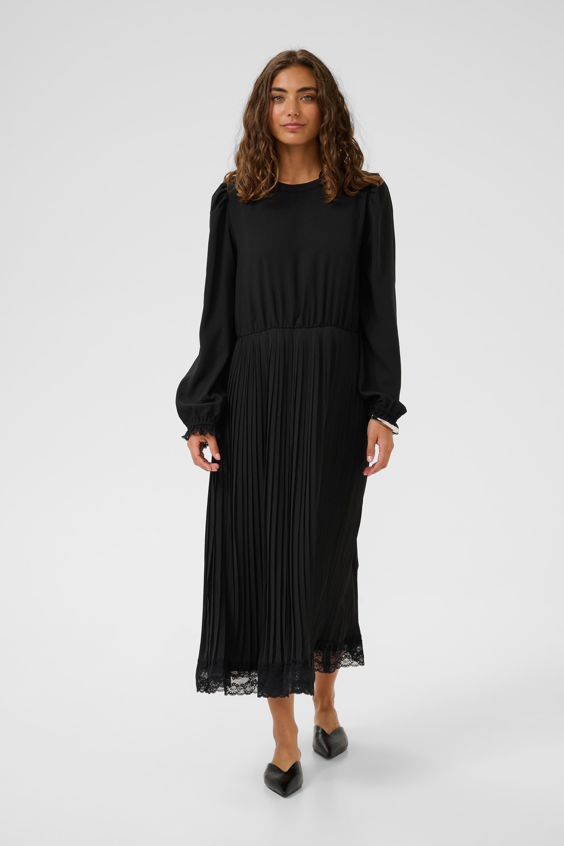 CUrosa Kjole LOOKBOOK FRONT 50112724-500012