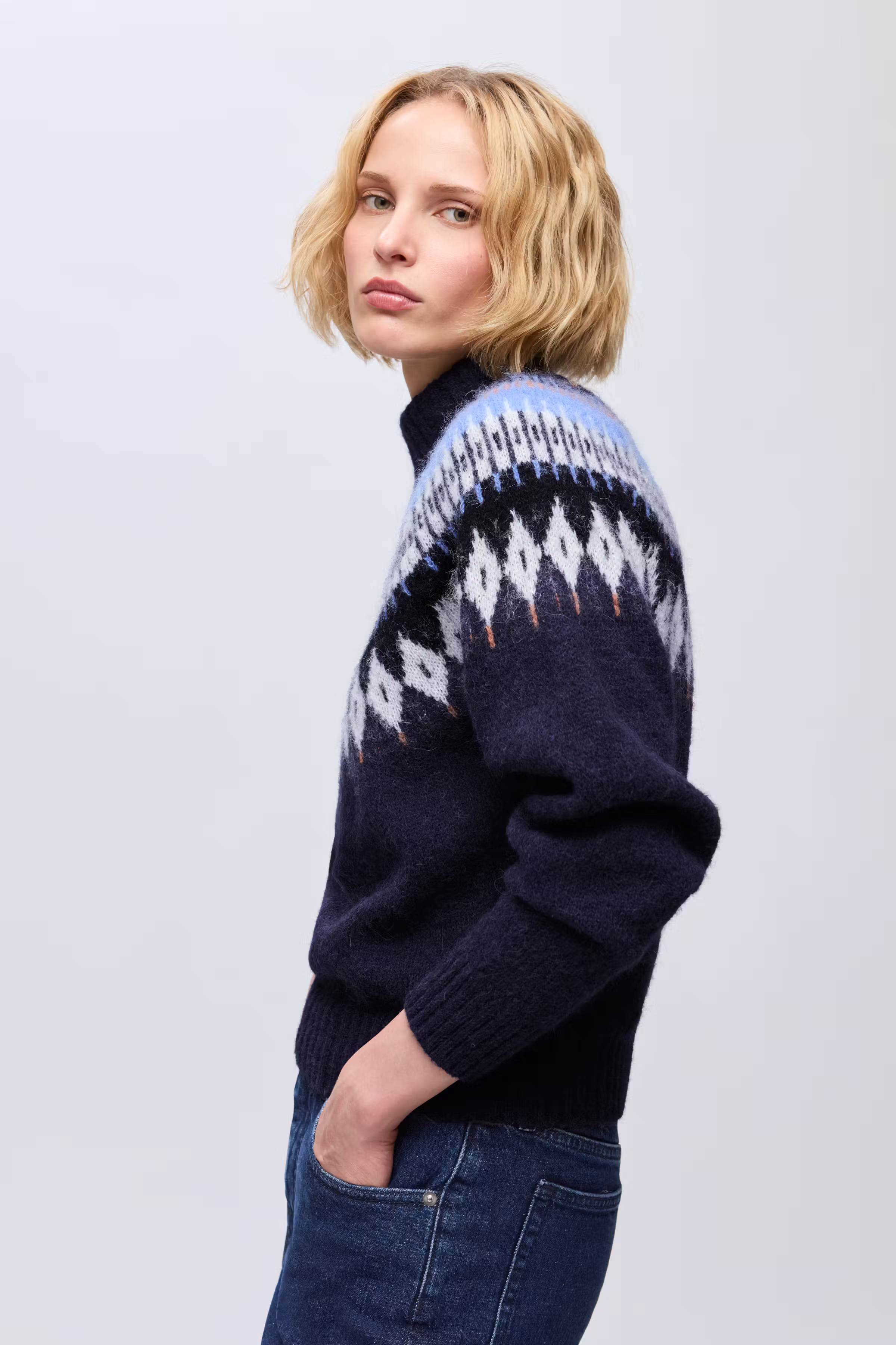 IOFidessa Pullover LOOKBOOK FRONT 30600032-BL900