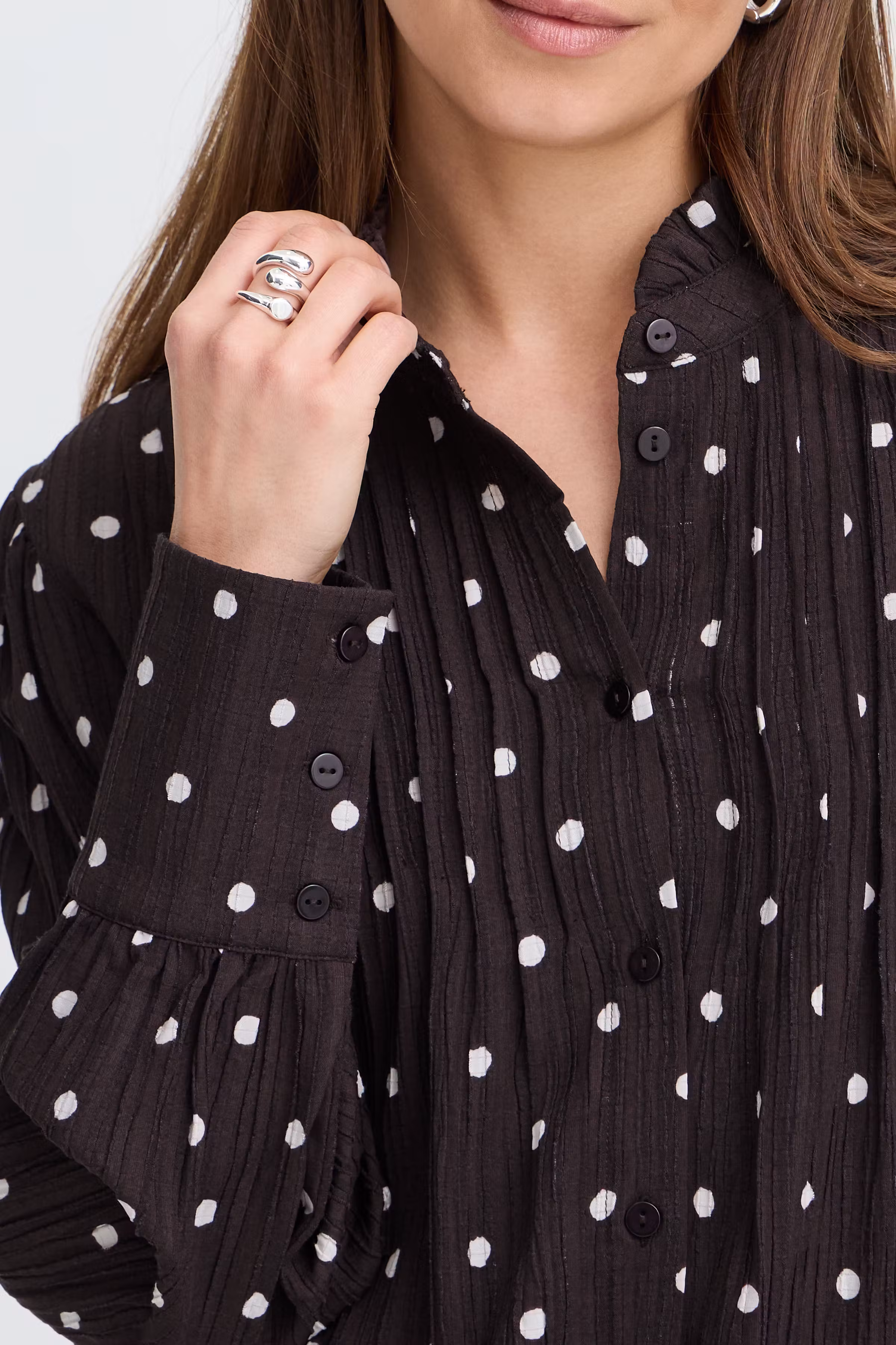 PZEVITA Skjorte LOOKBOOK DETAIL 50210704-191103