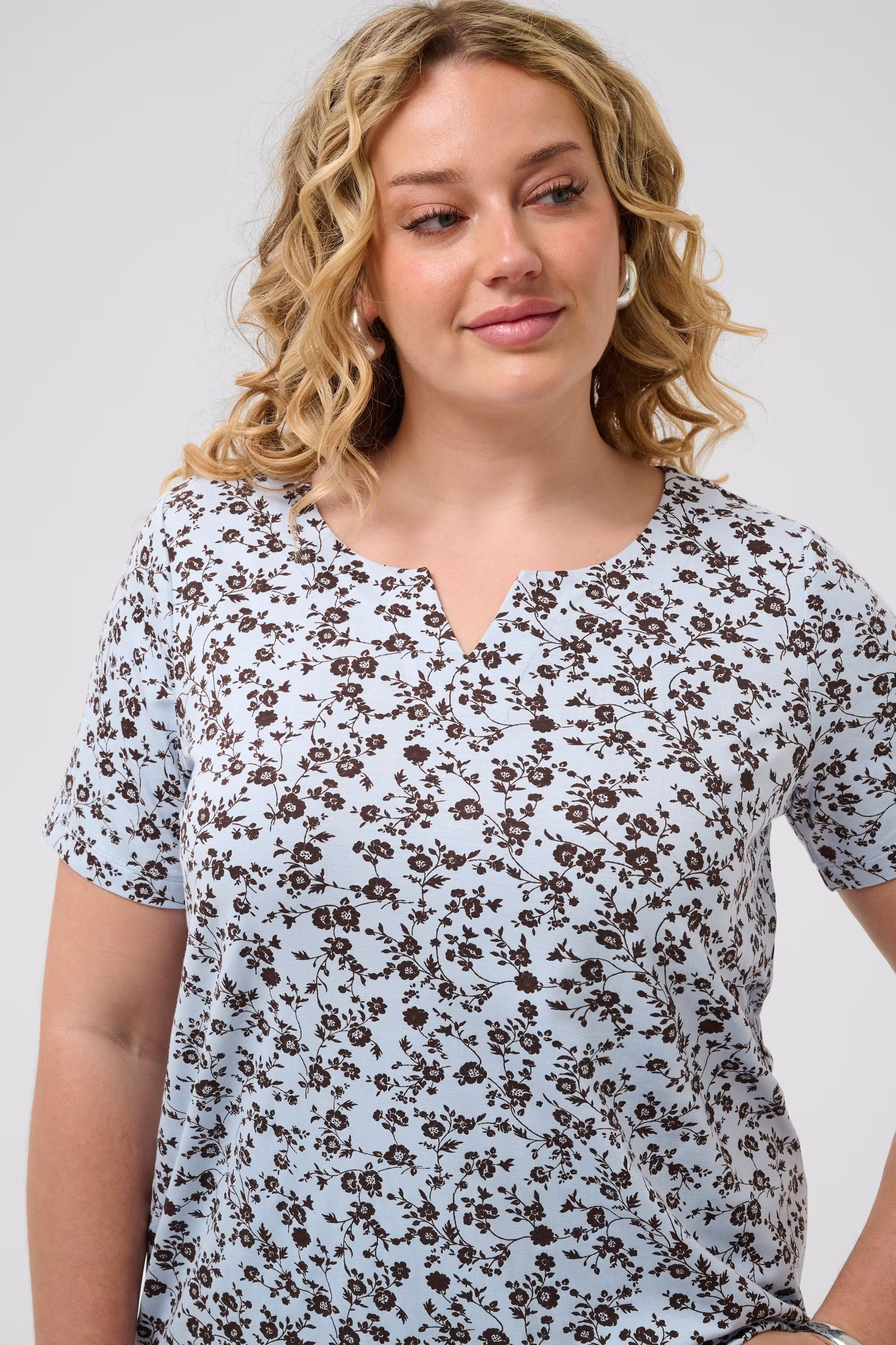 KCmella T-shirt LOOKBOOK DETAIL 10582230-109669