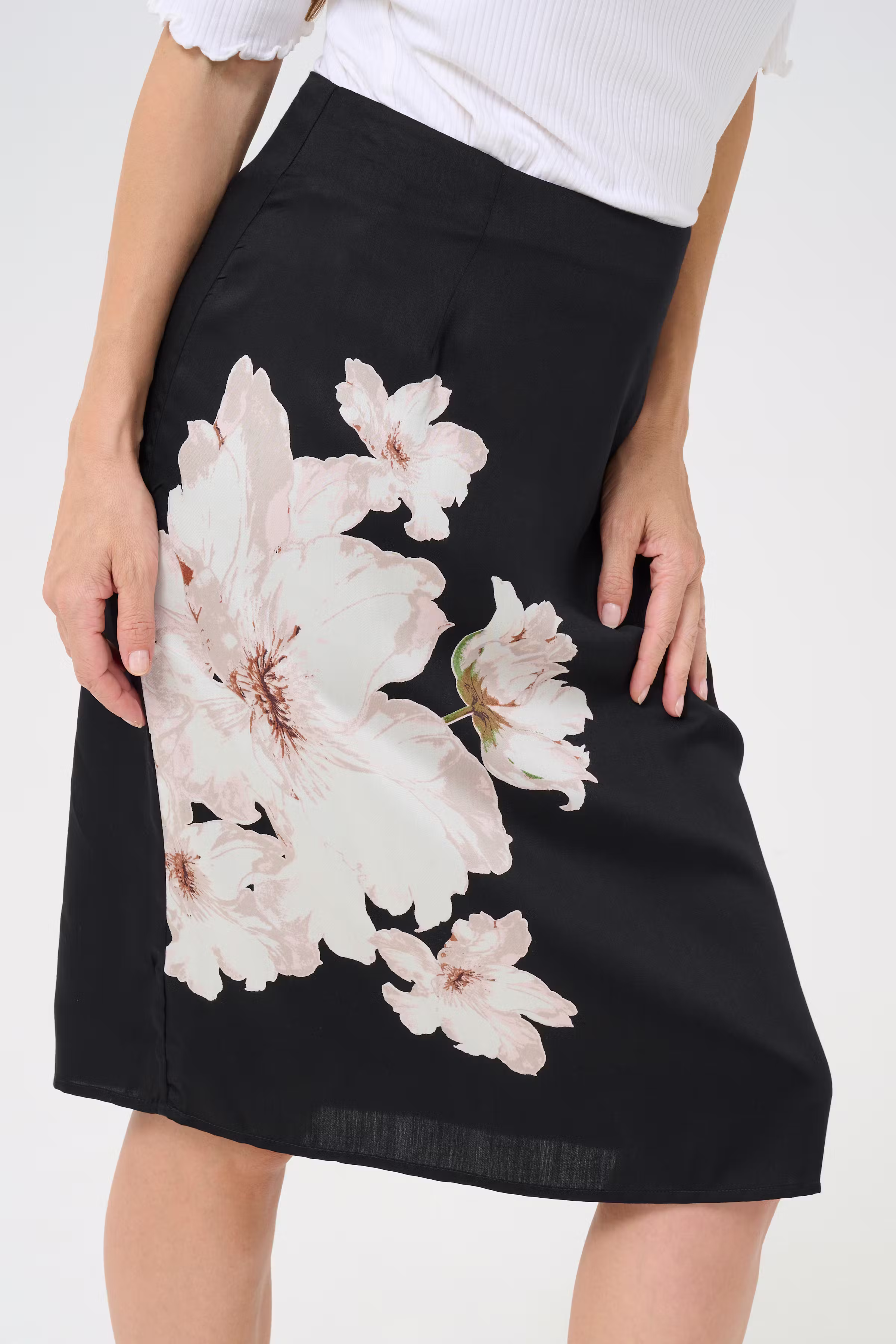 CRAqurella Skirt LOOKBOOK DETAIL 10613493-107221