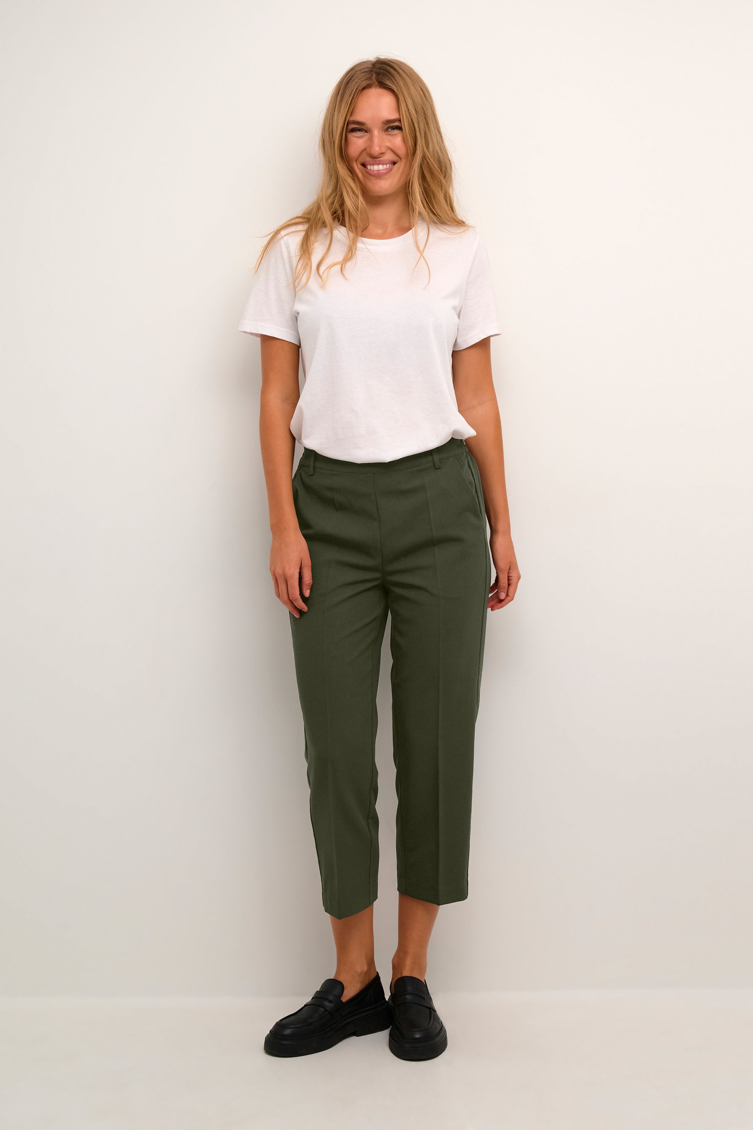 KAsakura Cropped Byxor LOOKBOOK FRONT 10506127-190414