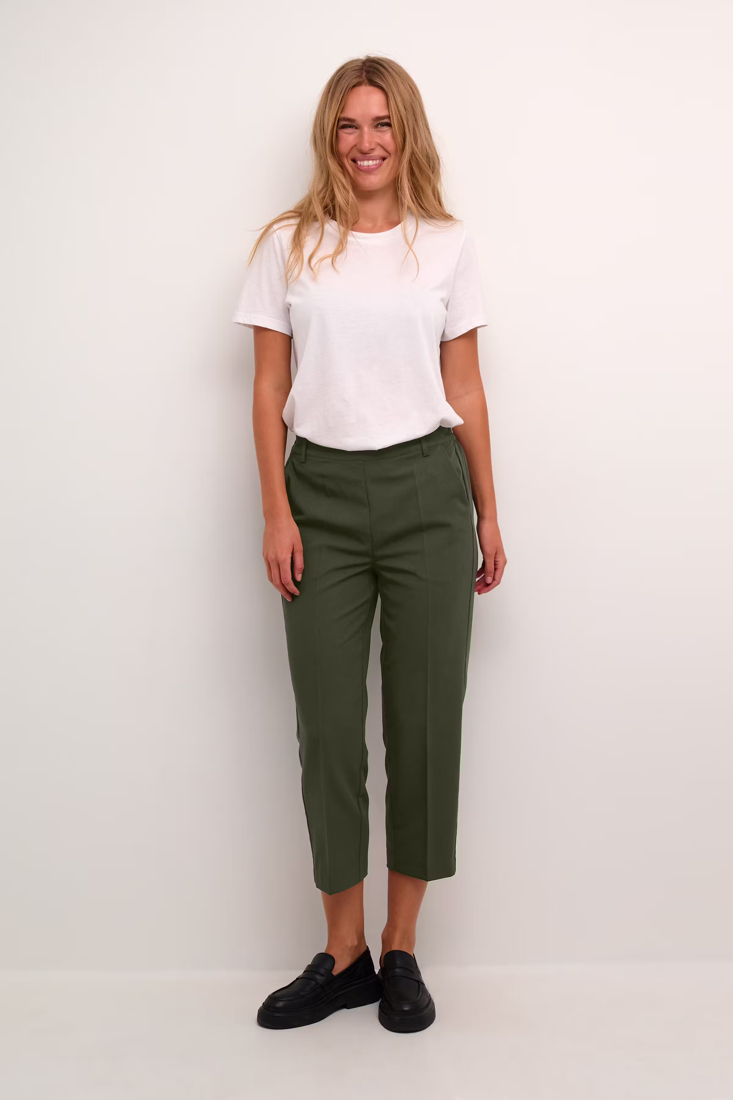 KAsakura Cropped Byxor LOOKBOOK FRONT 10506127-190414