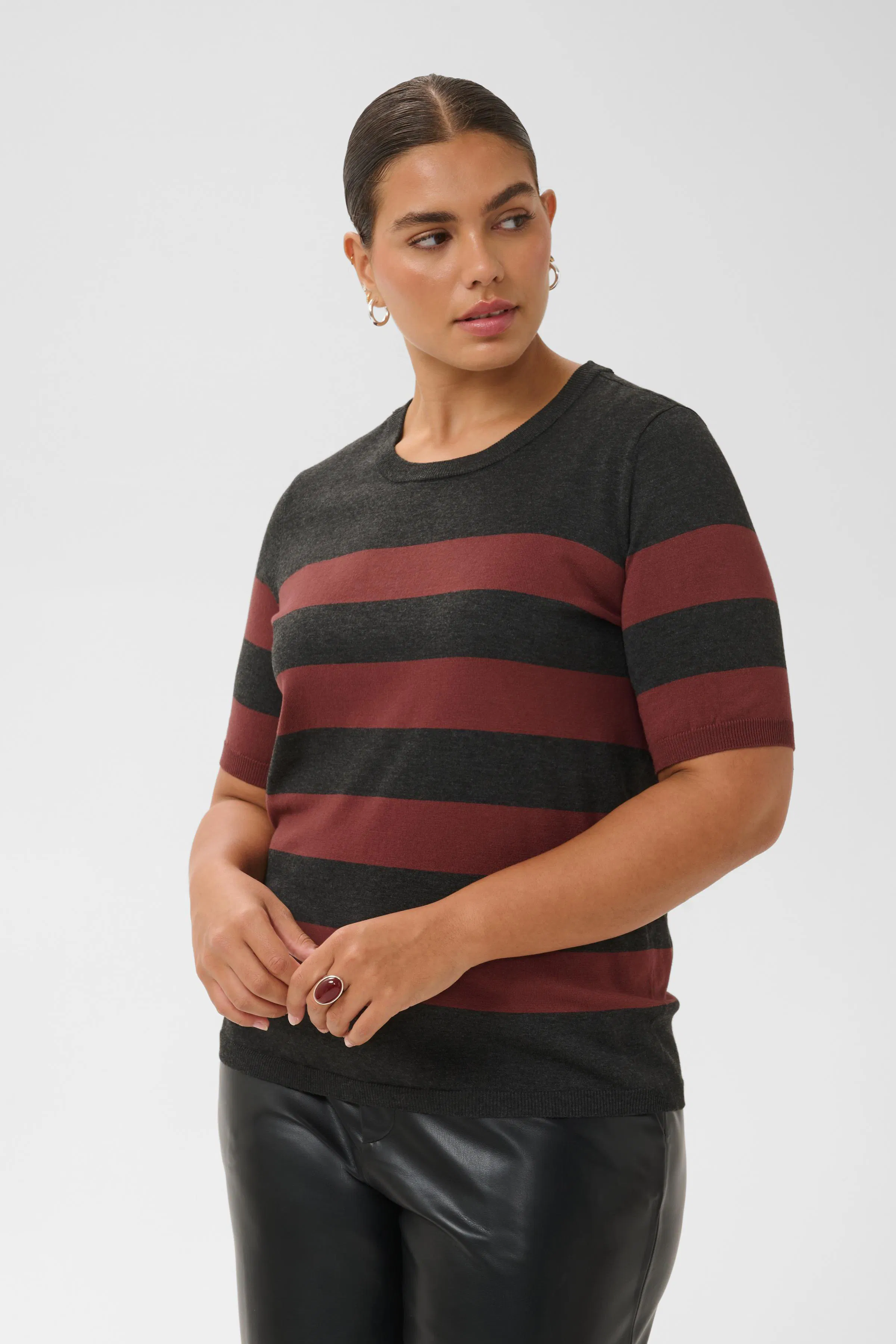 KClizzy Pullover LOOKBOOK FRONT 10582914-1000162
