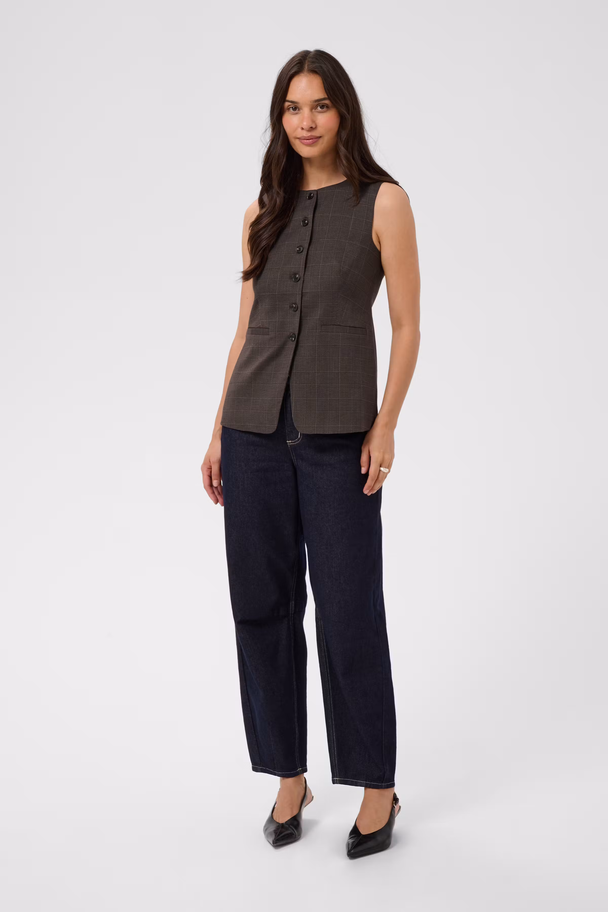 KAlenora Vest LOOKBOOK FRONT 10512146-109807