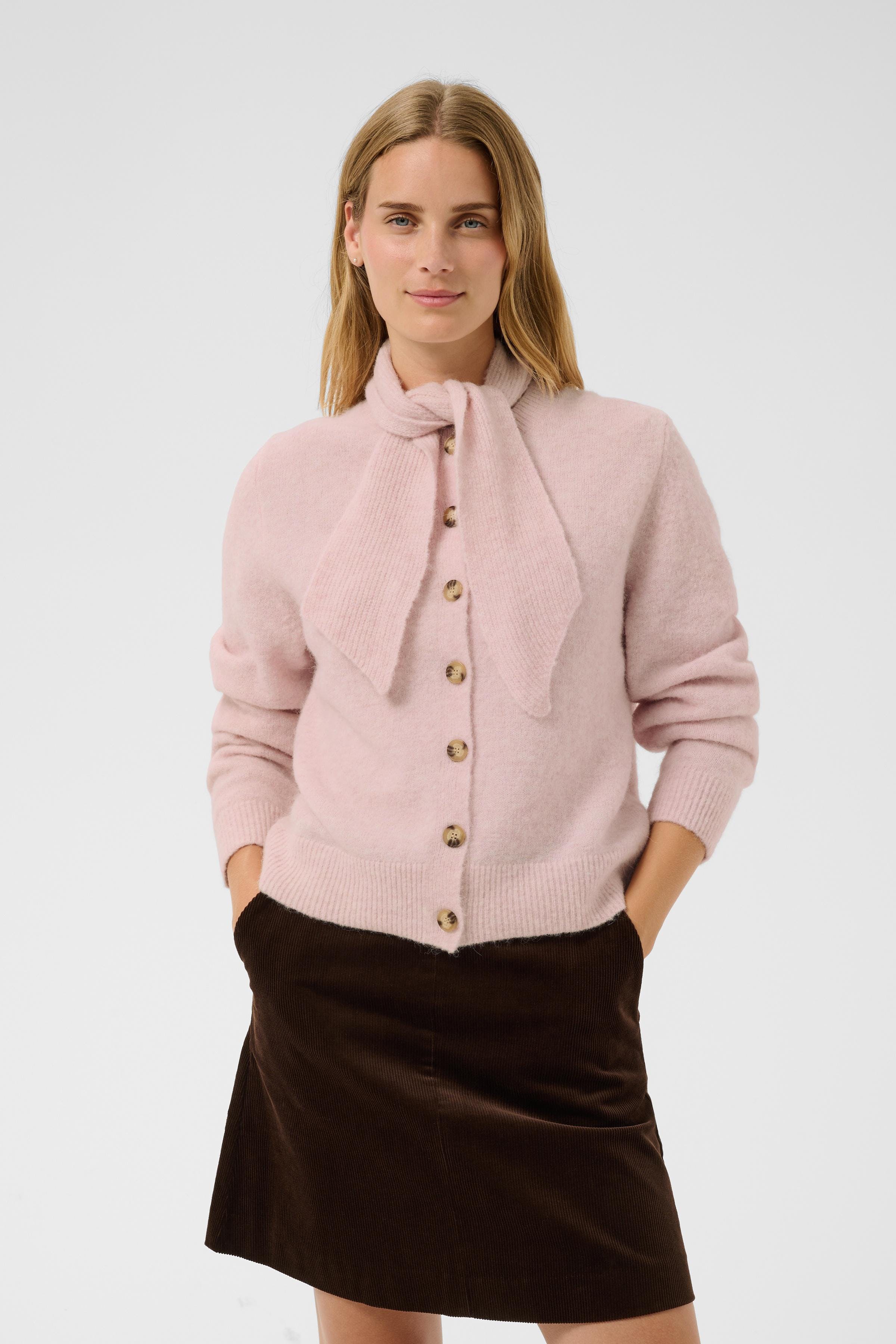 ChaniePW Cardigan LOOKBOOK FRONT 30310843-305344