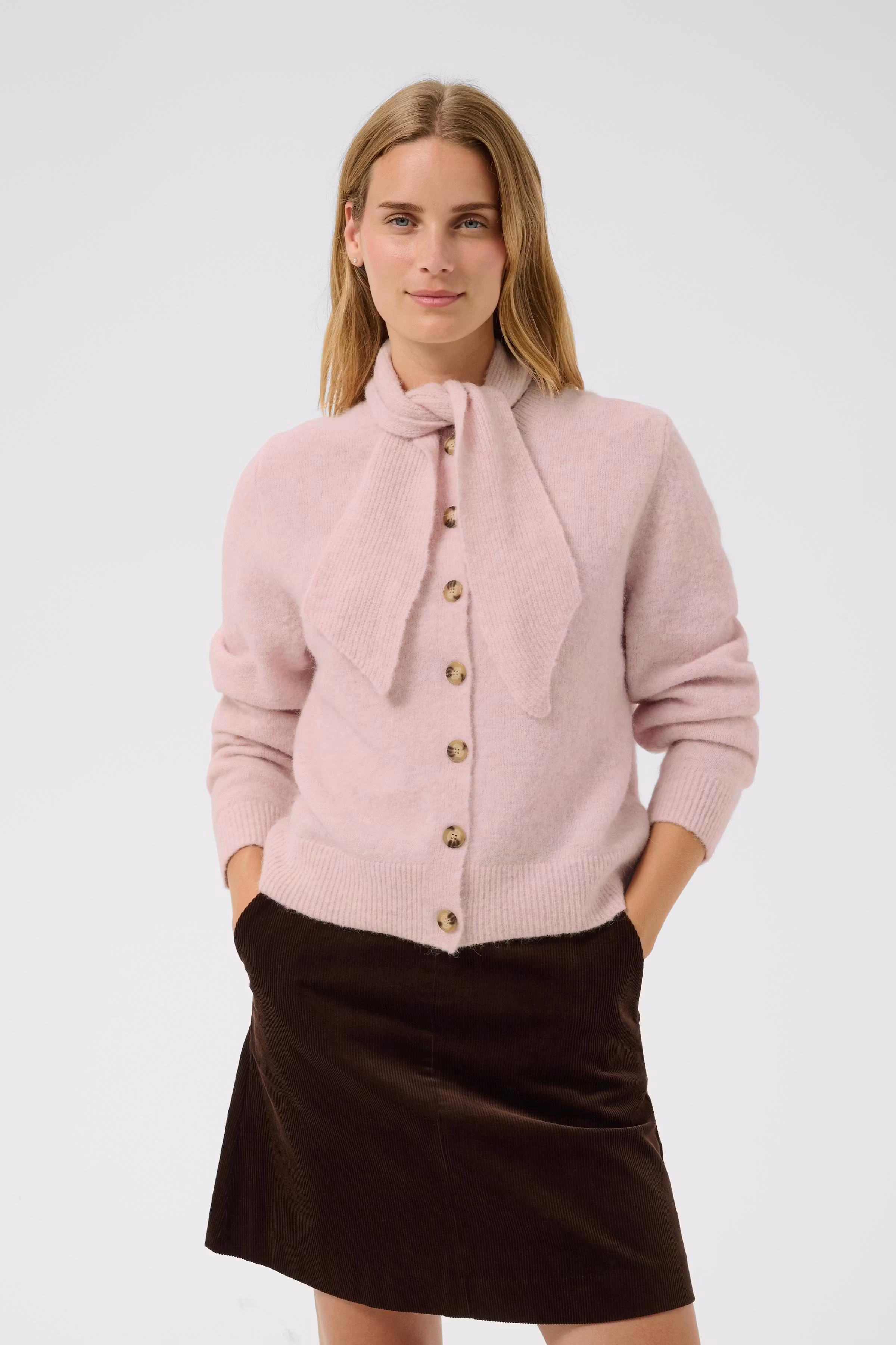 ChaniePW Cardigan LOOKBOOK FRONT 30310843-305344