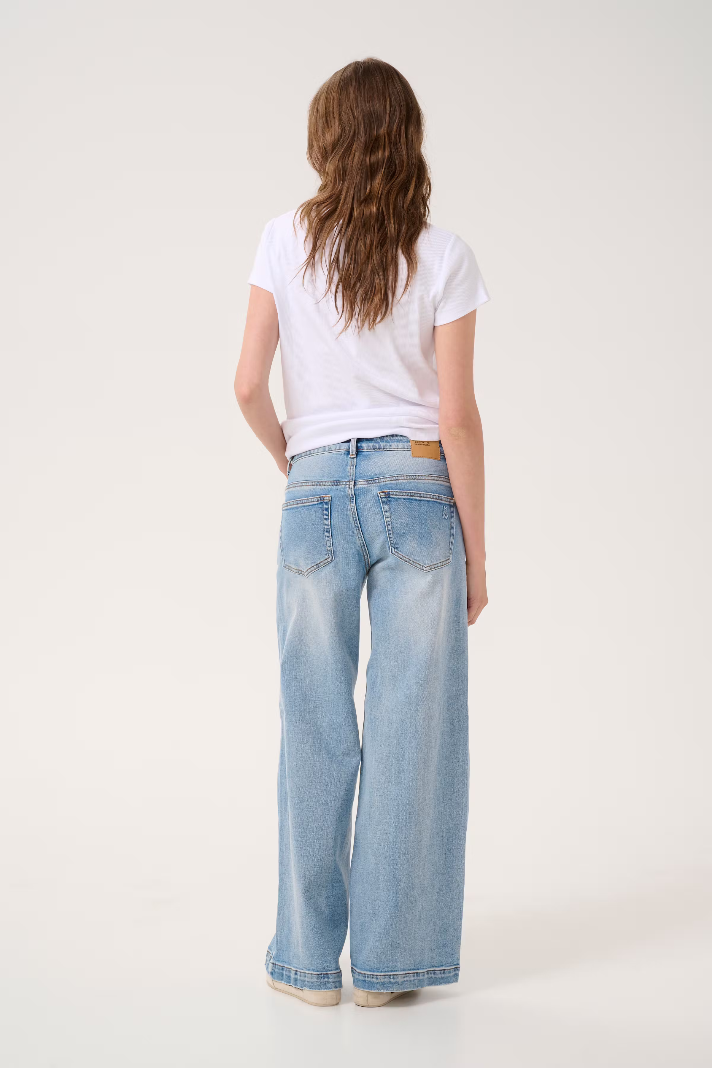 DangoMW Wide jeans LOOKBOOK BACK 10705208-100046