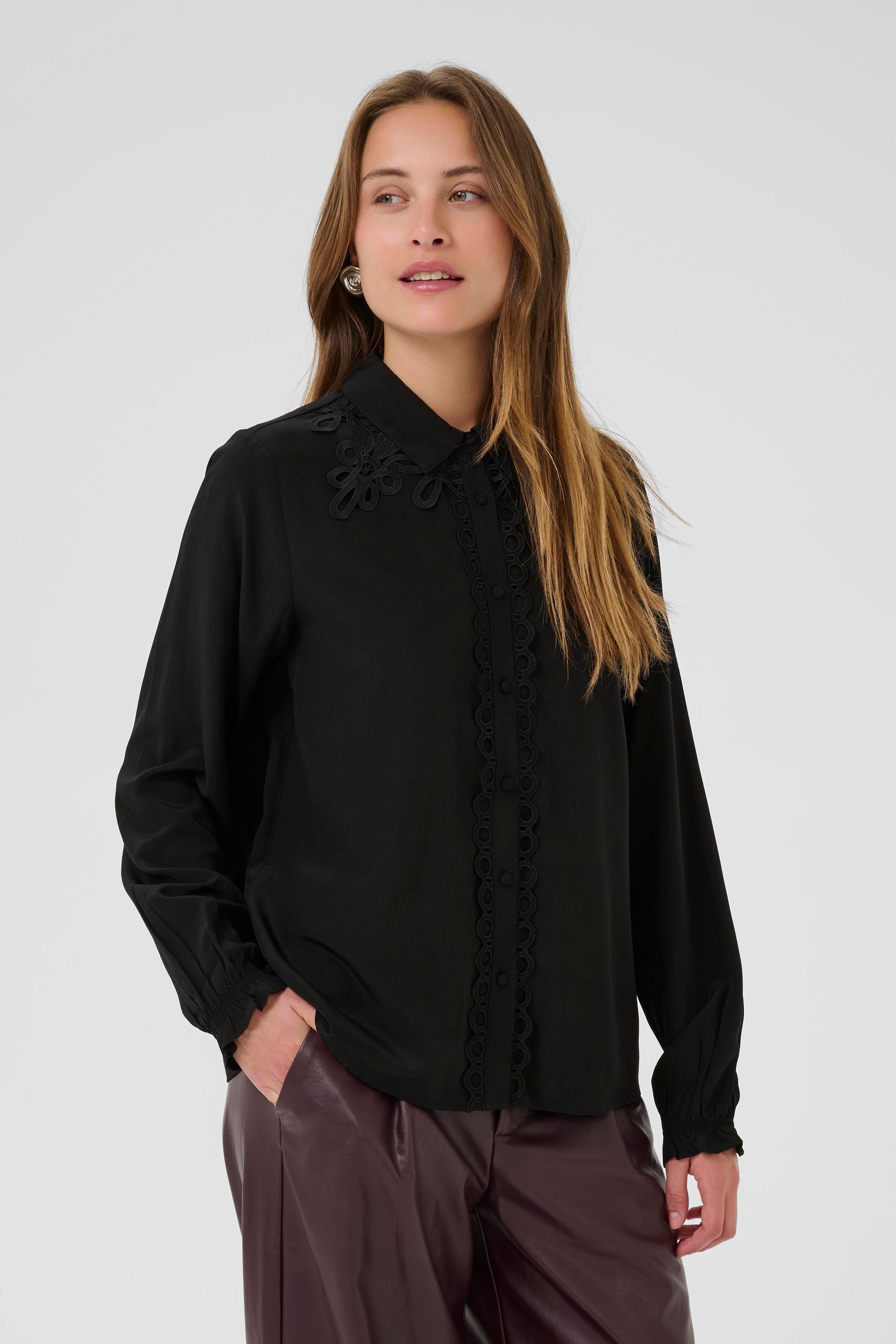 CUamanda Skjorta LOOKBOOK FRONT 50112356-500012