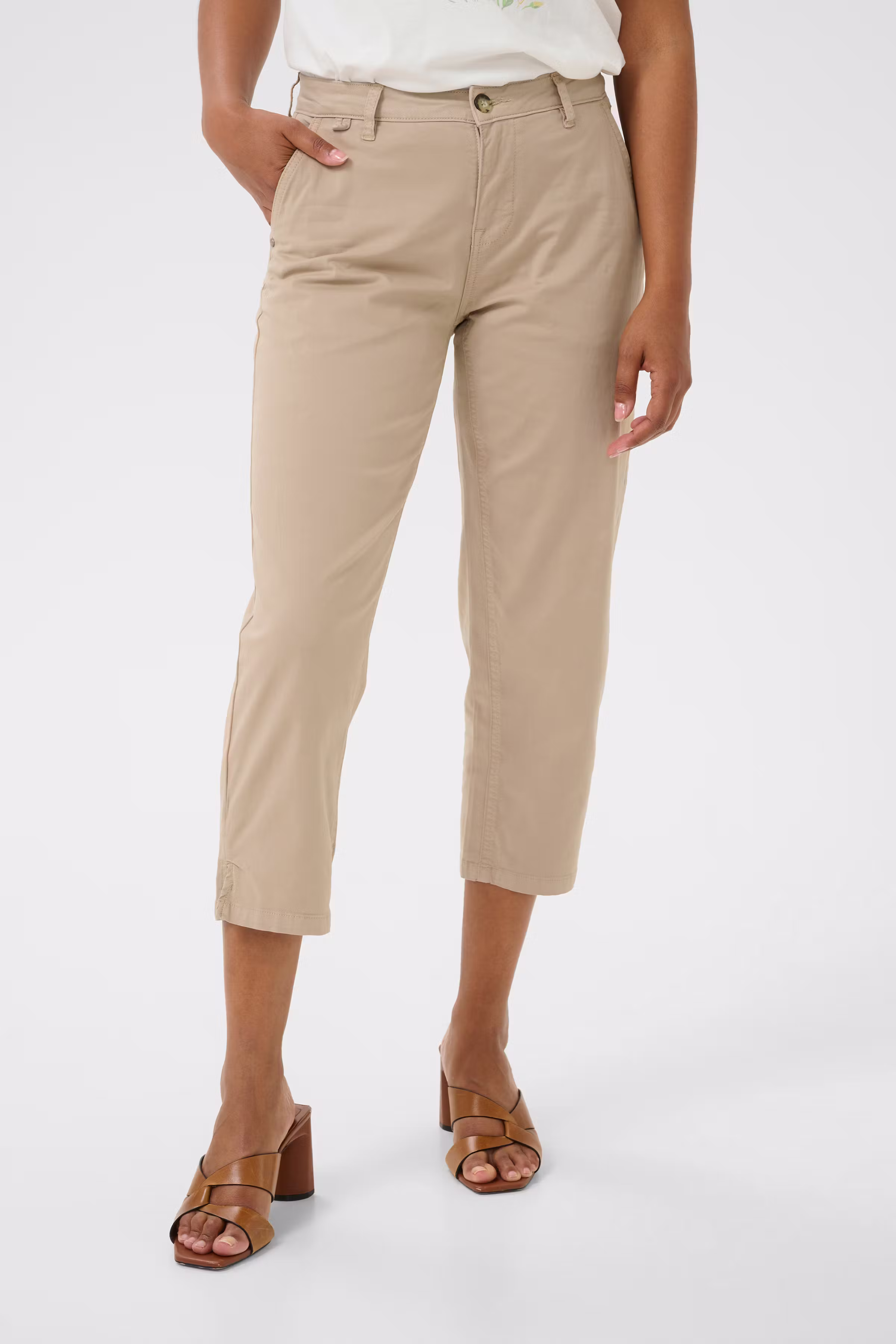 CRBerta Capri pants LOOKBOOK FRONT 10613651-161106
