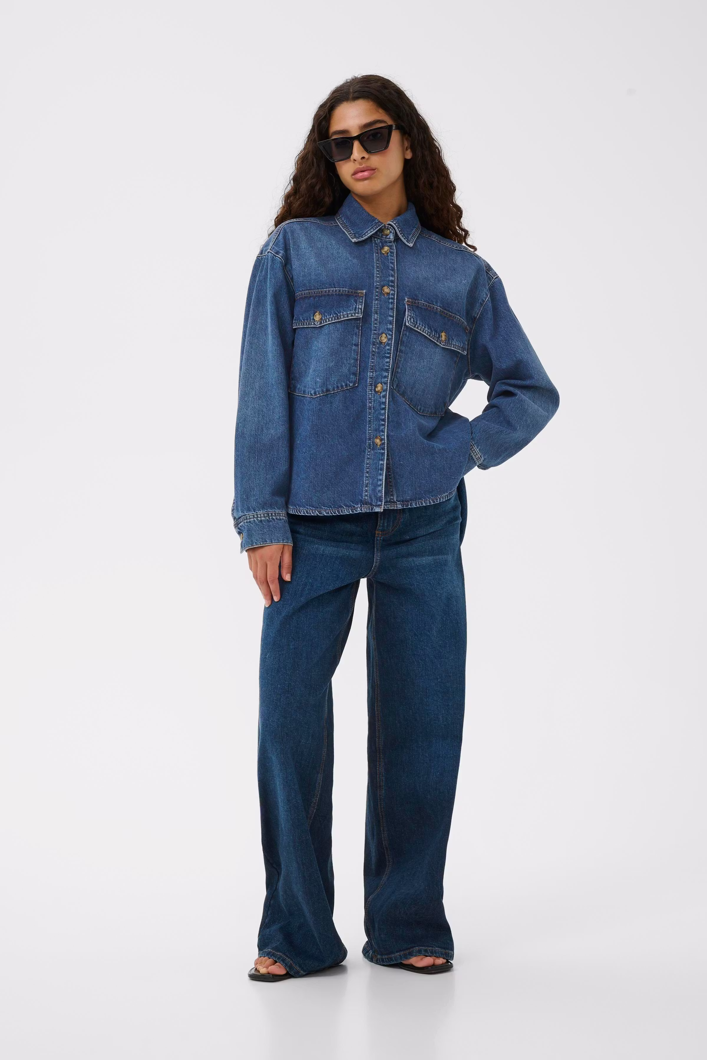 NaavaIW Shirt LOOKBOOK FRONT 30110844-300325