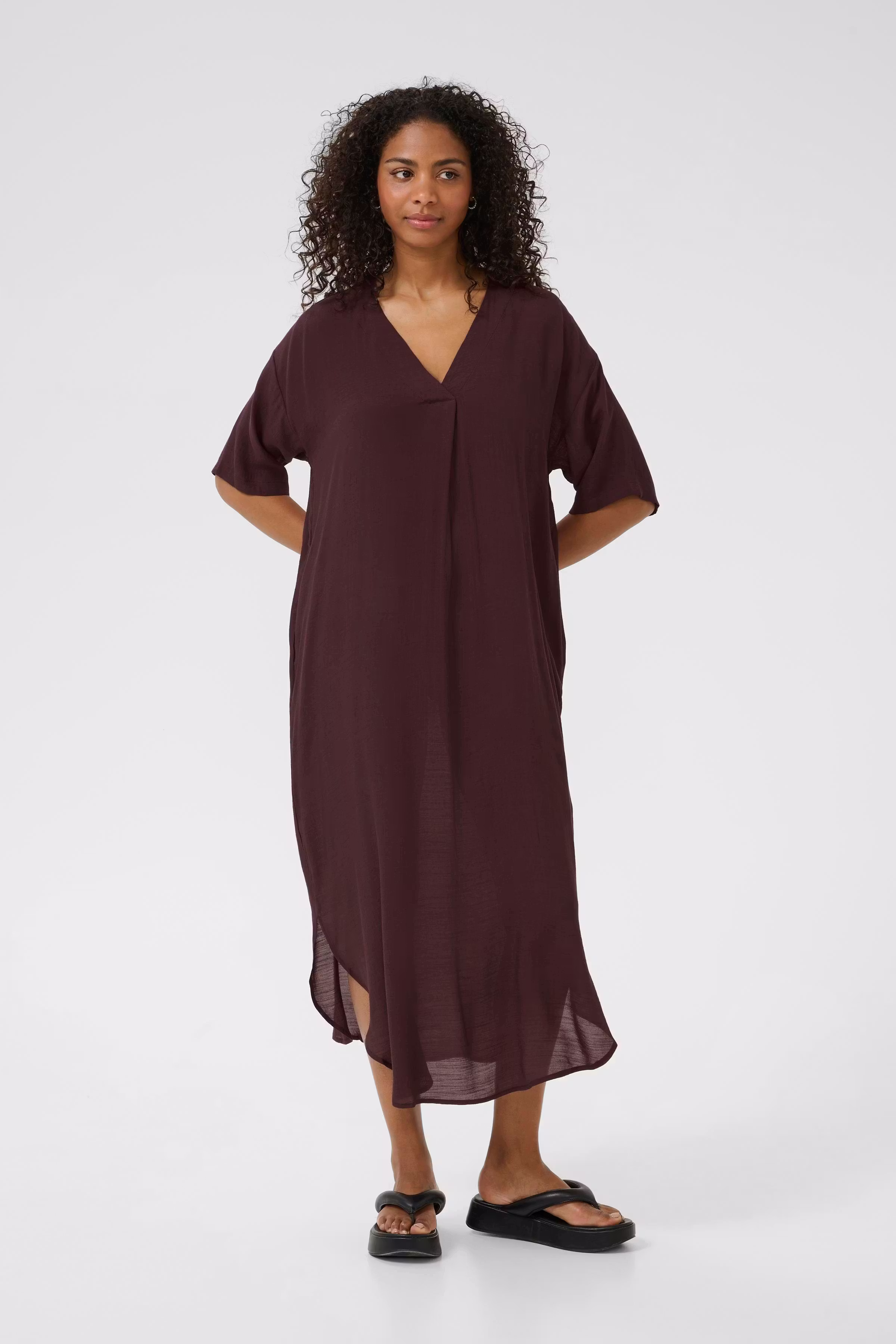 KAanja Dress LOOKBOOK FRONT 10510073-191619