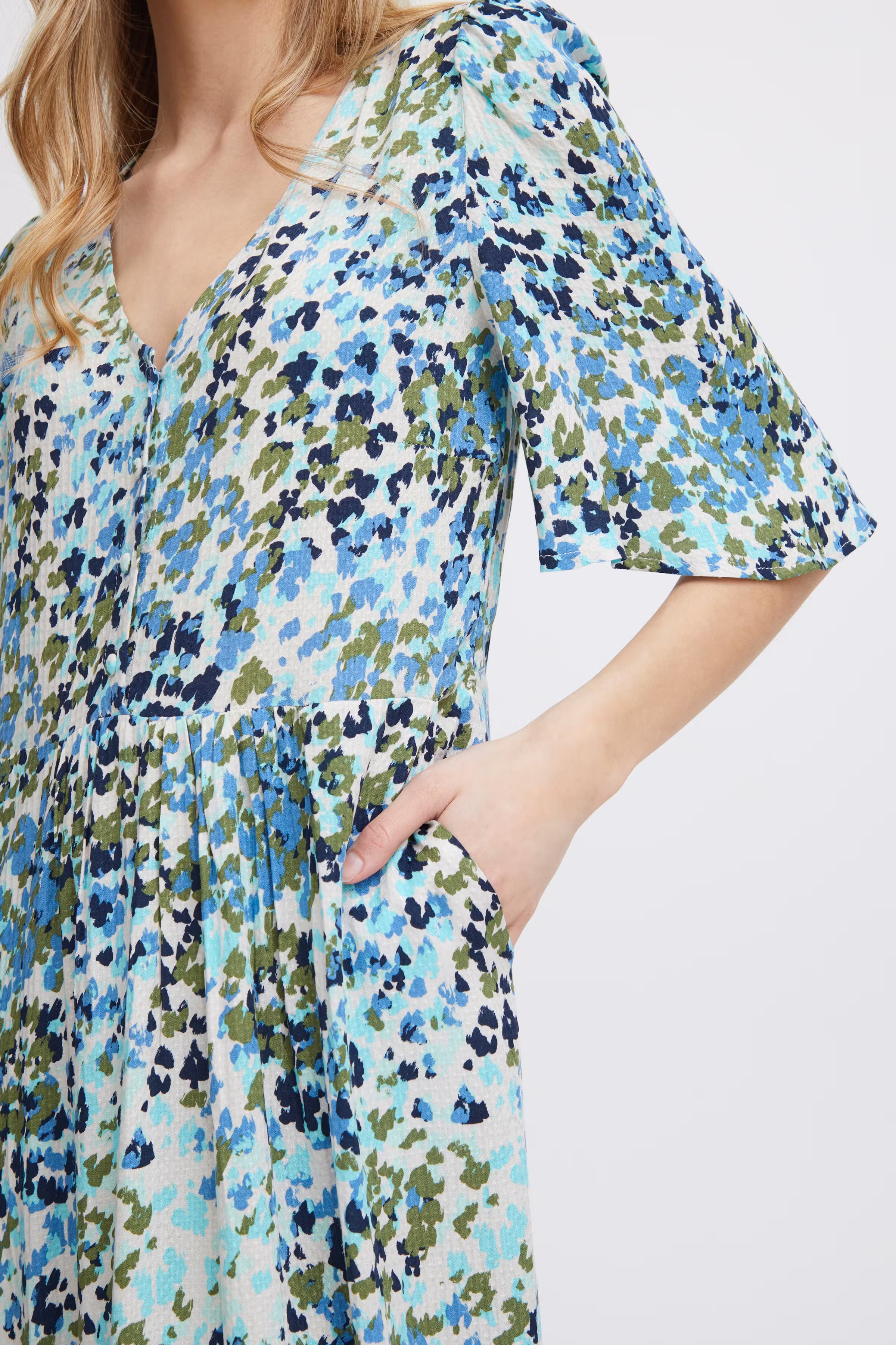 FROLIVA Klänning LOOKBOOK DETAIL 20613662-203063