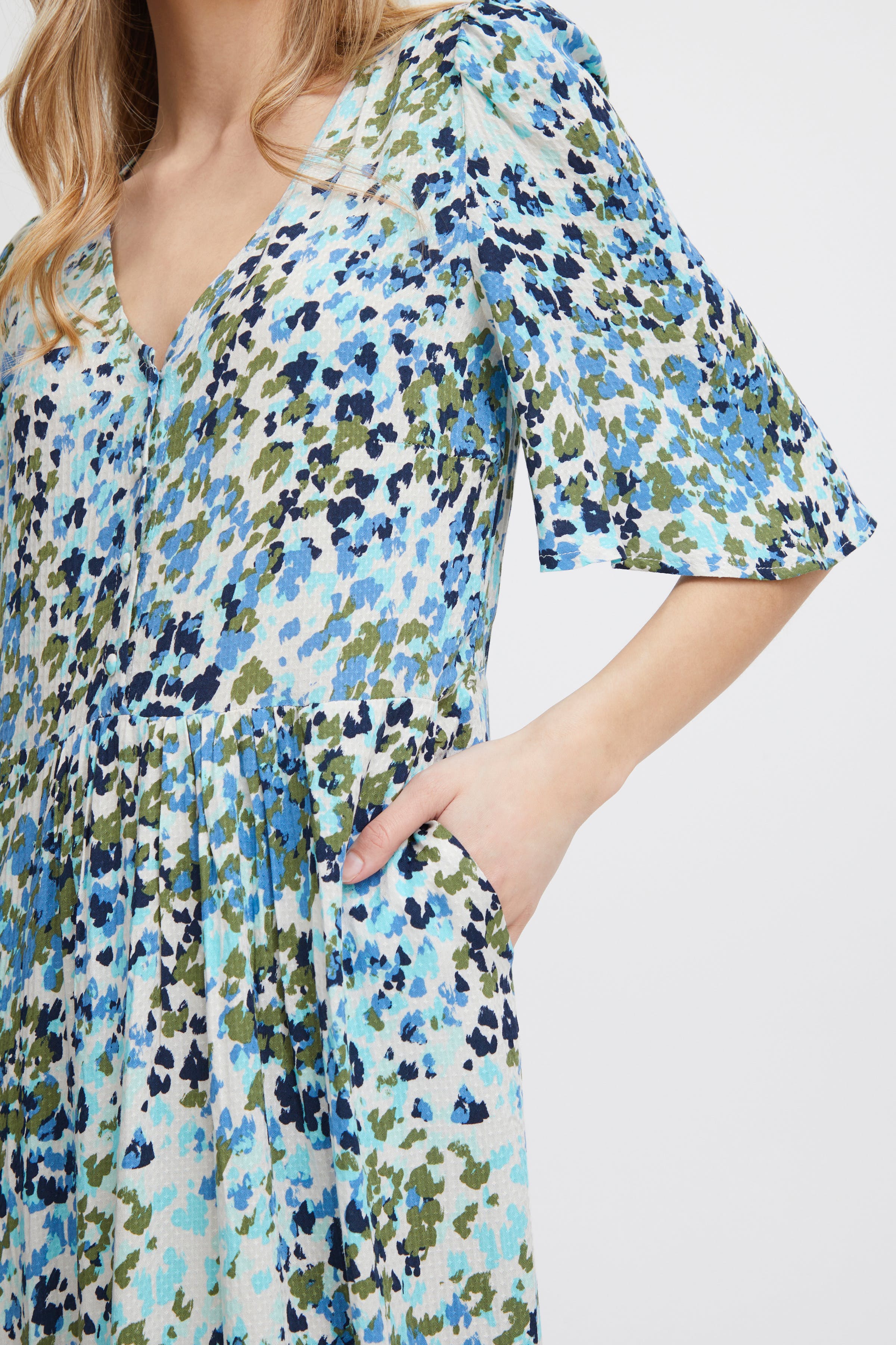 FROLIVA Kjole LOOKBOOK DETAIL 20613662-203063