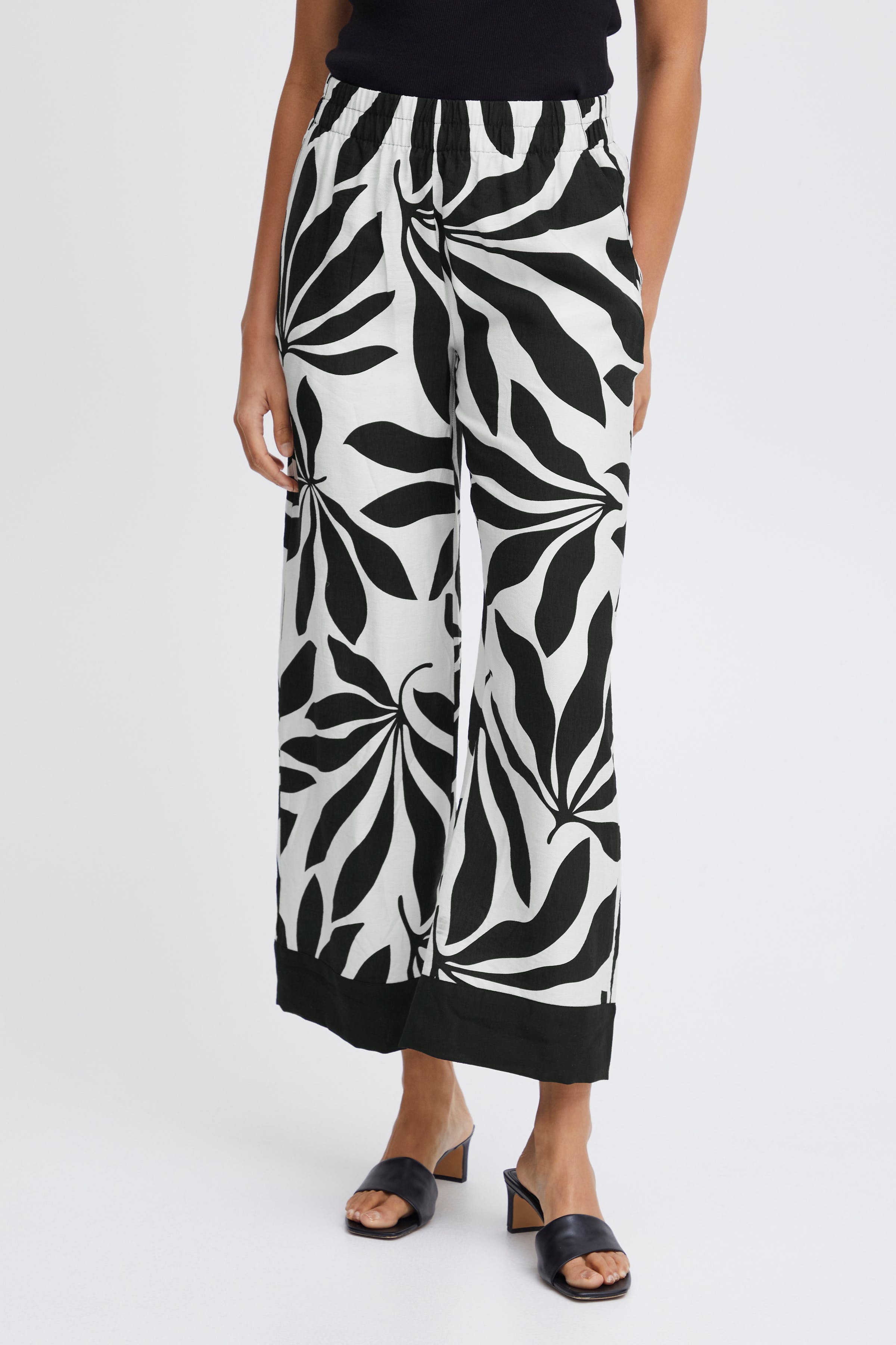 BYJANINA Hose LOOKBOOK FRONT 20814898-203167