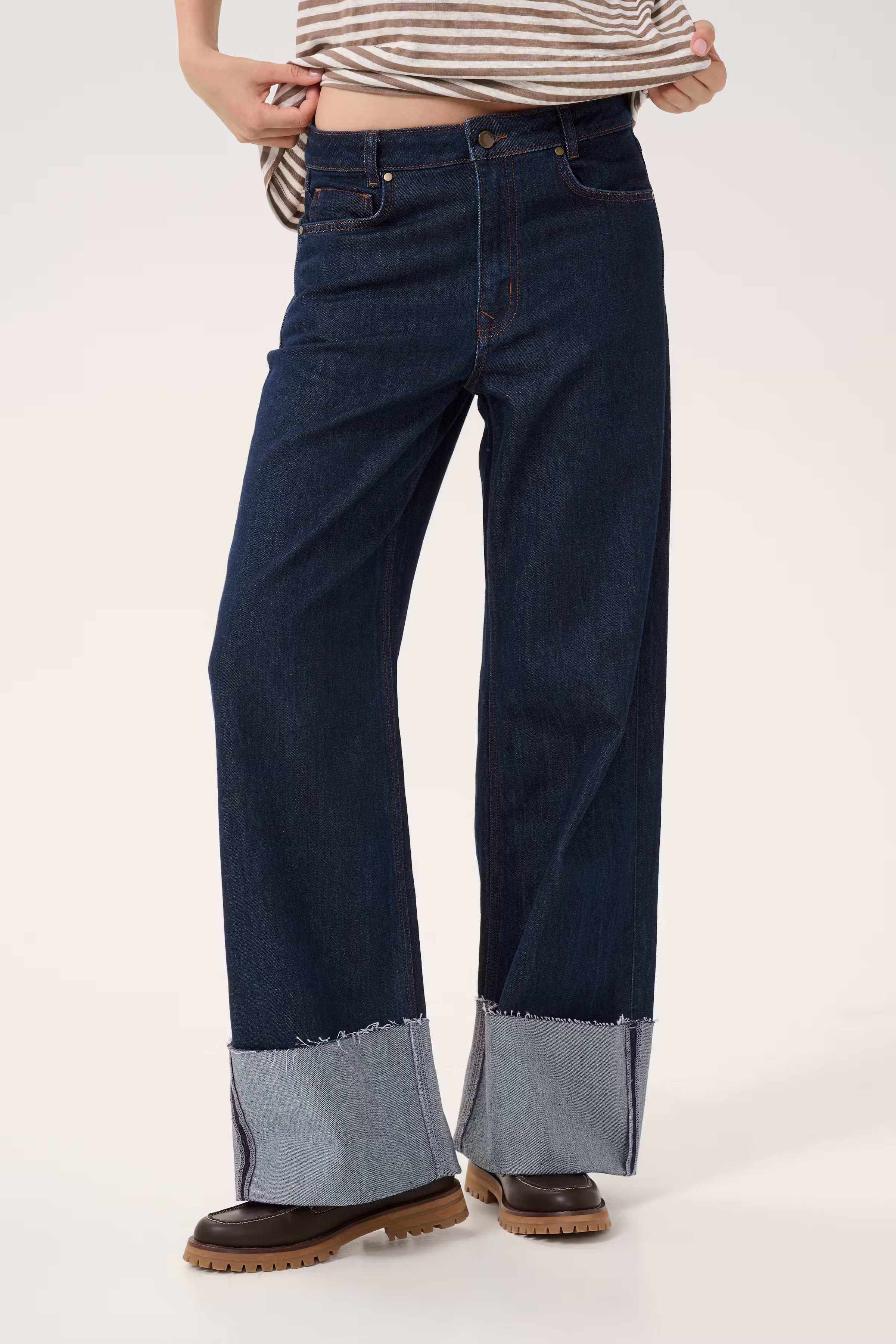 DalviMW High Wide LOOKBOOK FRONT 10704798-100067