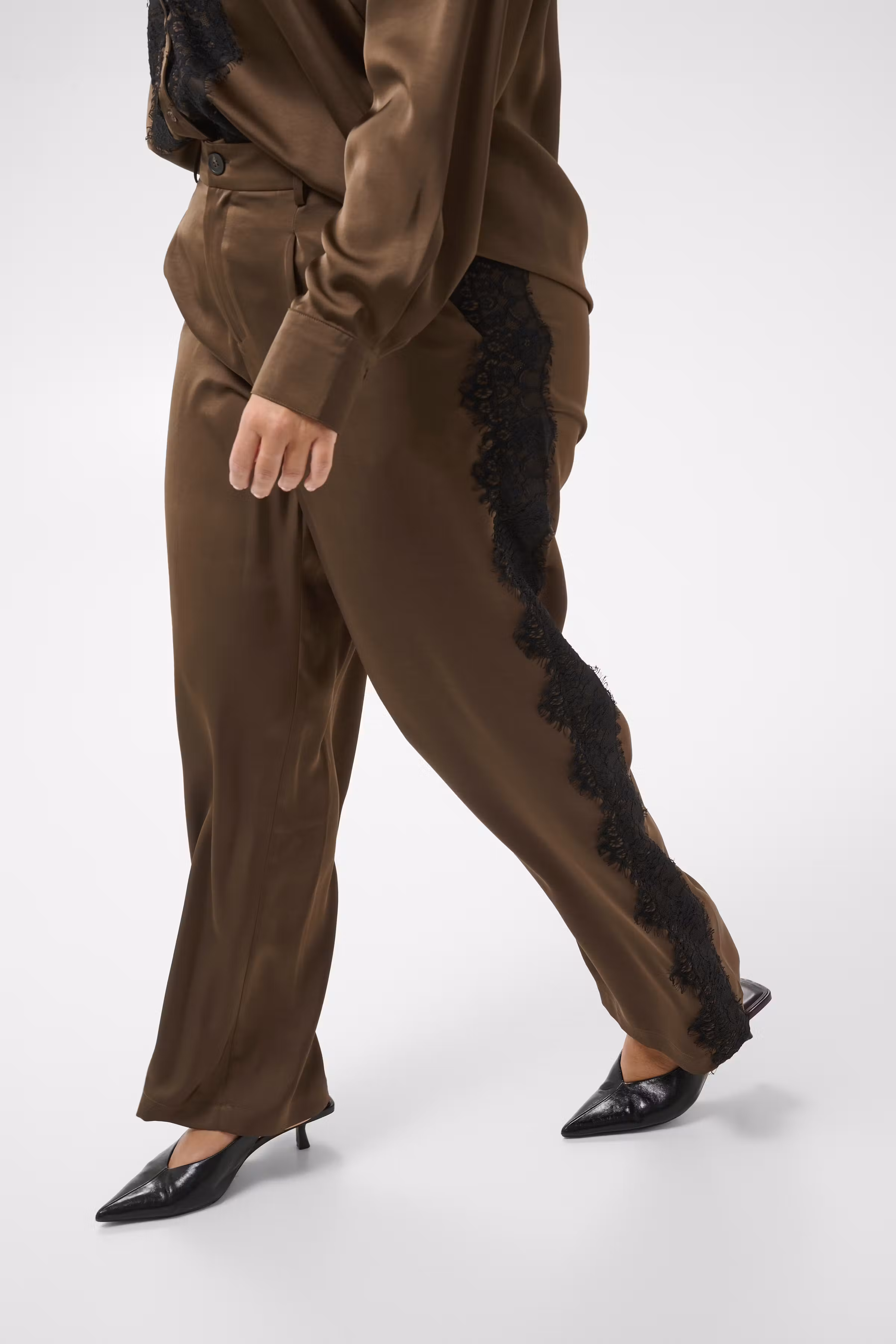 KCthilda Hose LOOKBOOK DETAIL 10584980-191314