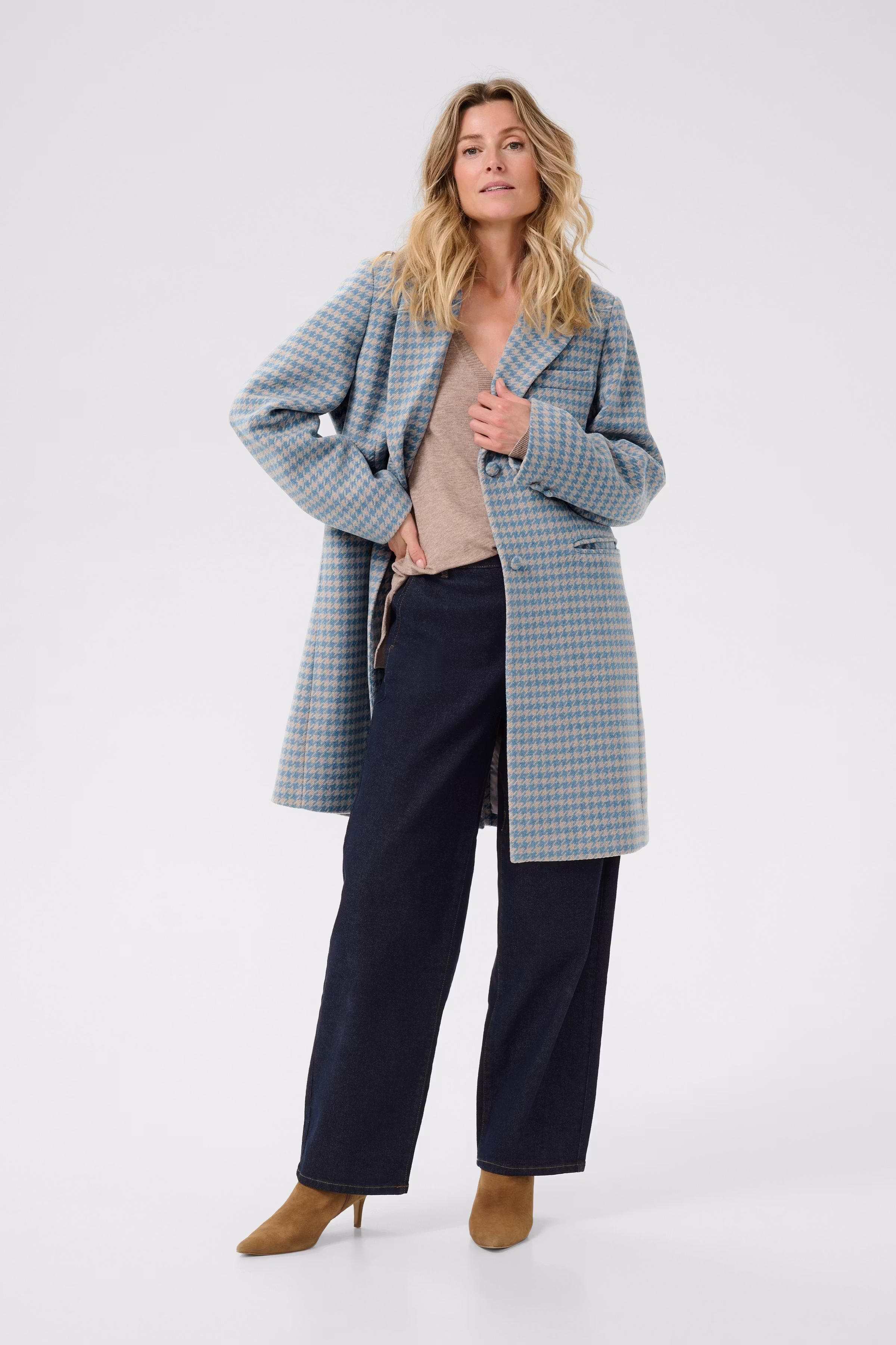 CRWestie Coat LOOKBOOK FRONT 10614020-107886