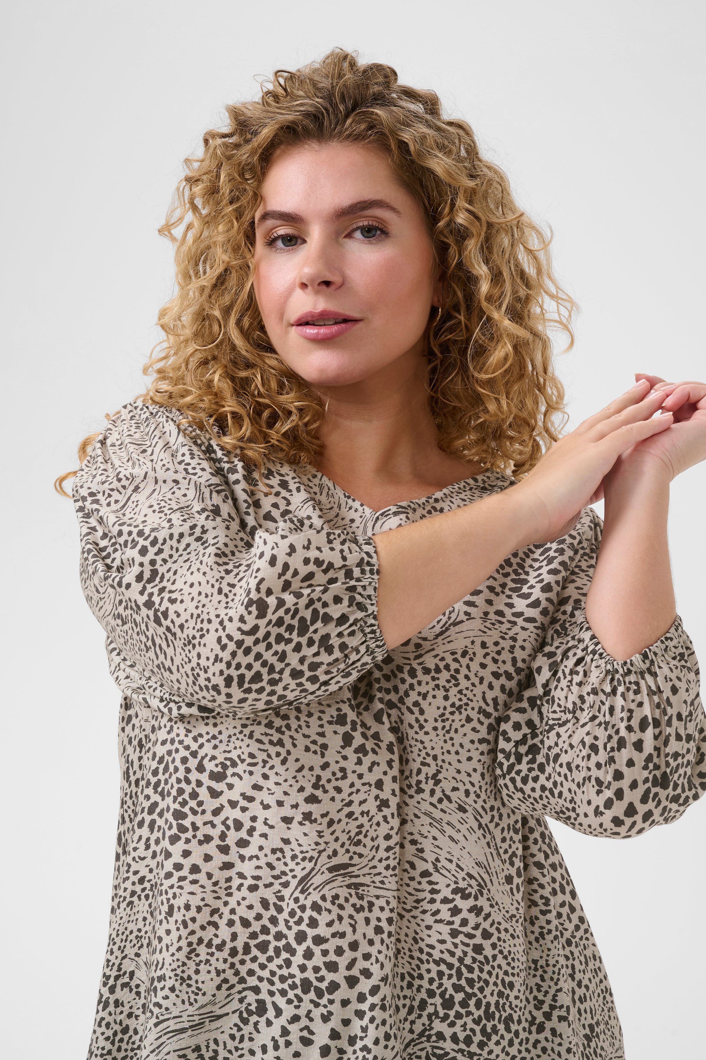 KCdebri Leopard Blouse LOOKBOOK DETAIL 10583208-107403