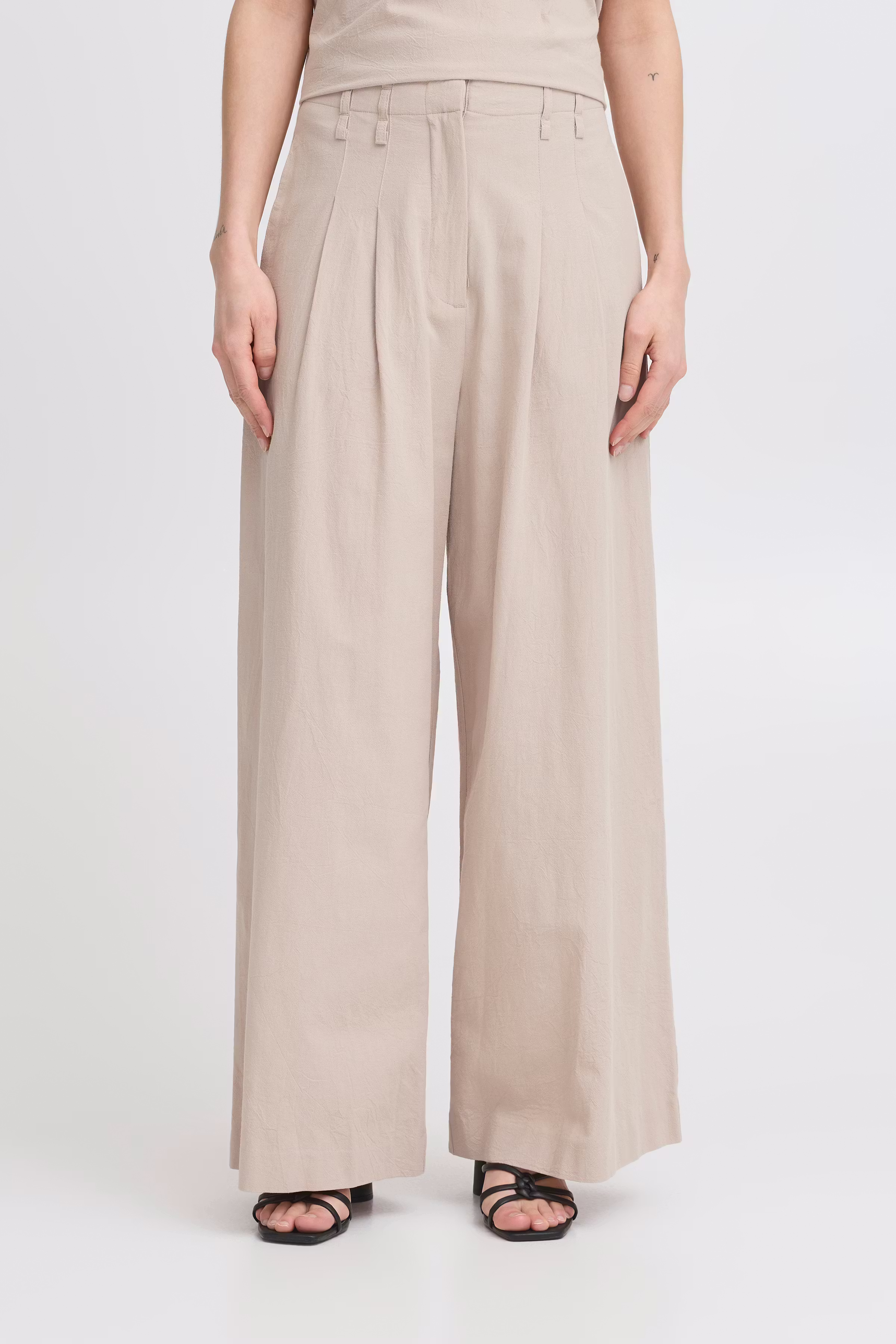 IHUNITY Hose LOOKBOOK FRONT 20123300-160906