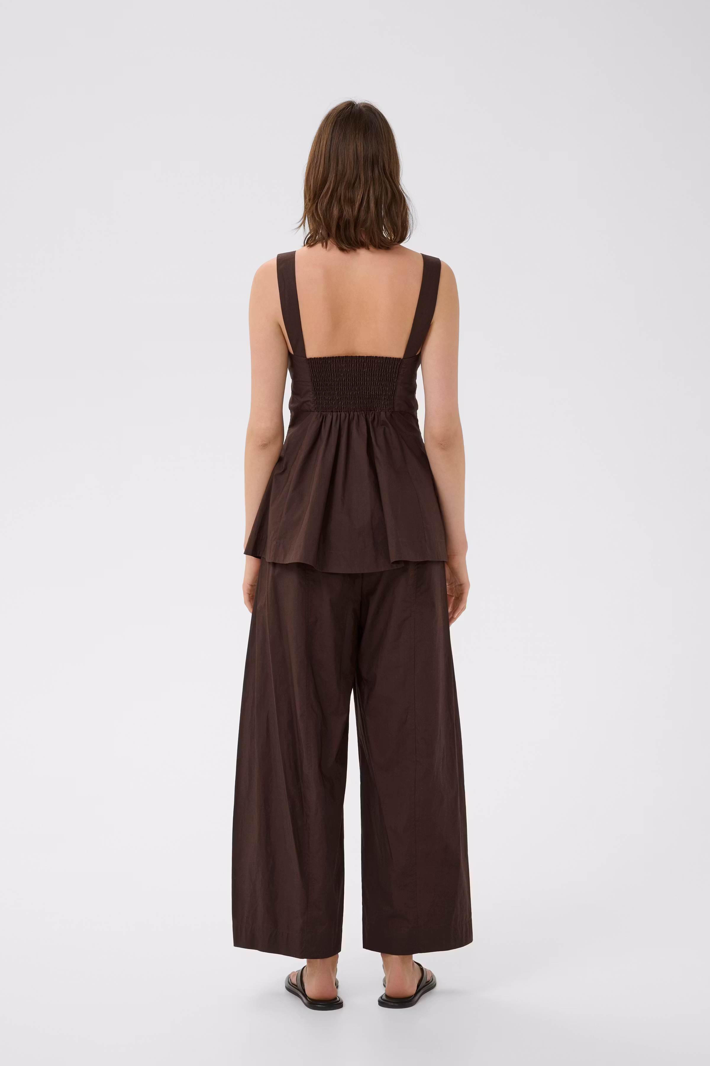 RAVENIW Hose LOOKBOOK BACK 30112504-190915